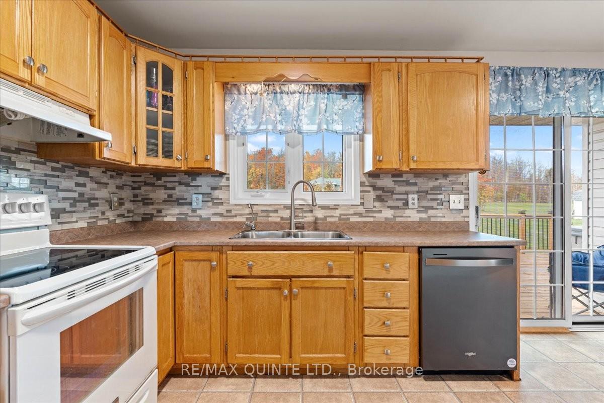 Photo 16 of 1625 Thrasher Road, Tyendinaga, Tyendinaga Township — HOMEH