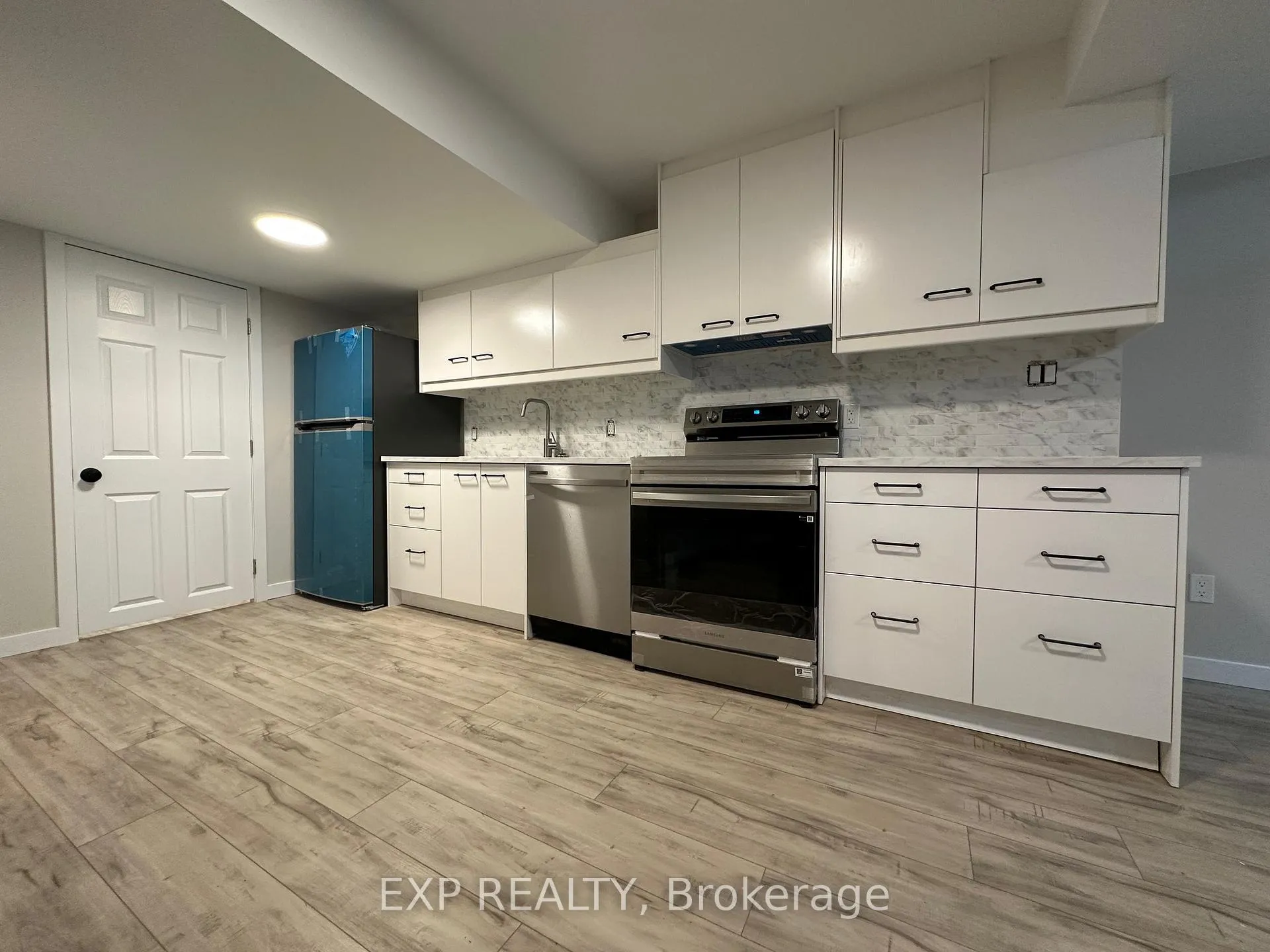 Photo 1 of Unit B, 58 Moore Place, Barrie, Letitia Heights — HOMEH