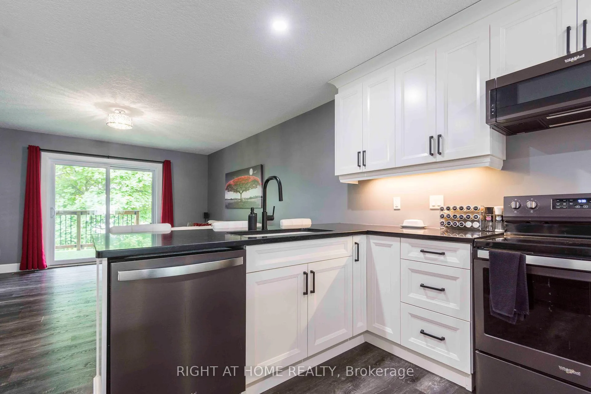 Photo 10 of 72 Gordon Street, Belleville, Belleville Ward — HOMEH