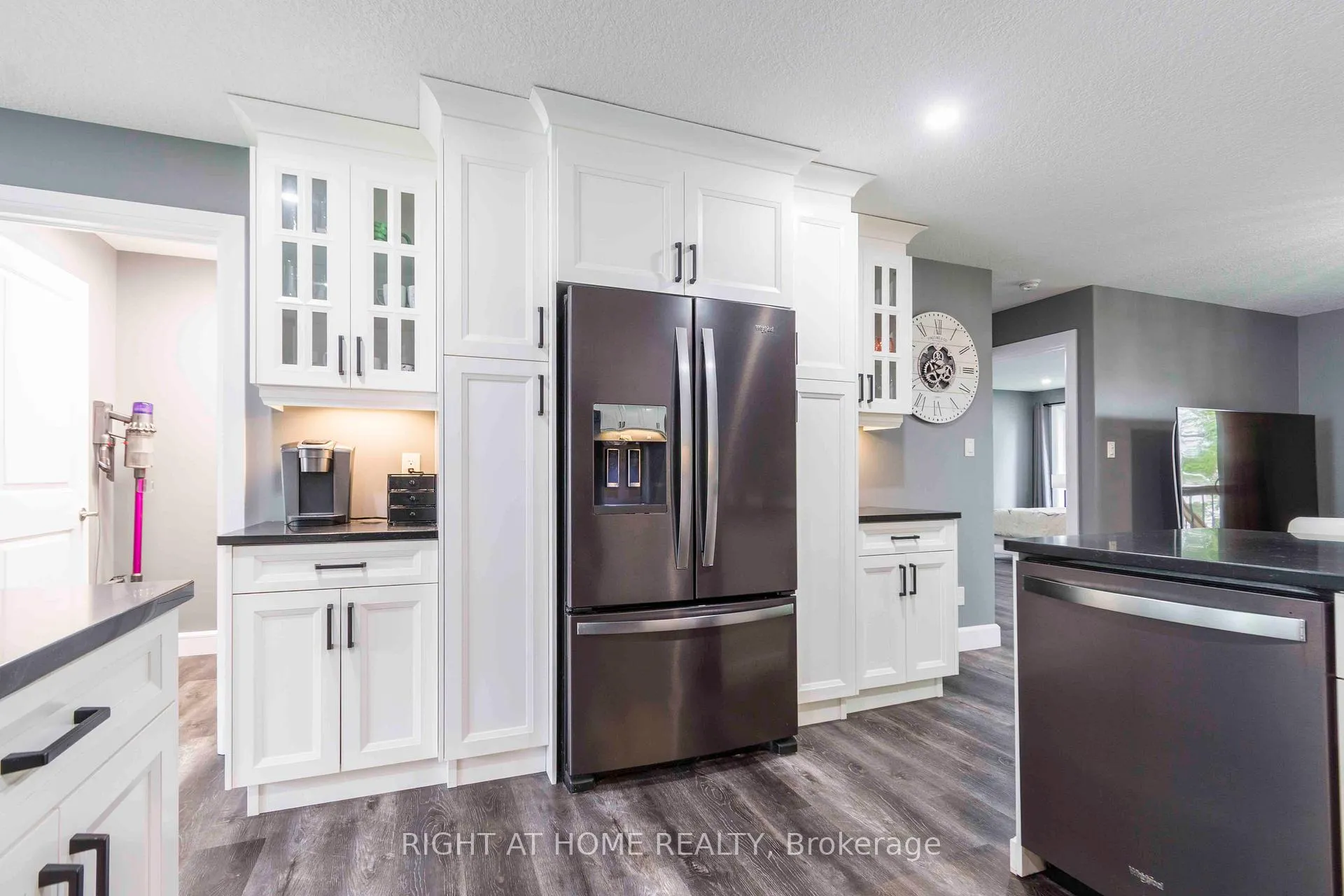 Photo 12 of 72 Gordon Street, Belleville, Belleville Ward — HOMEH