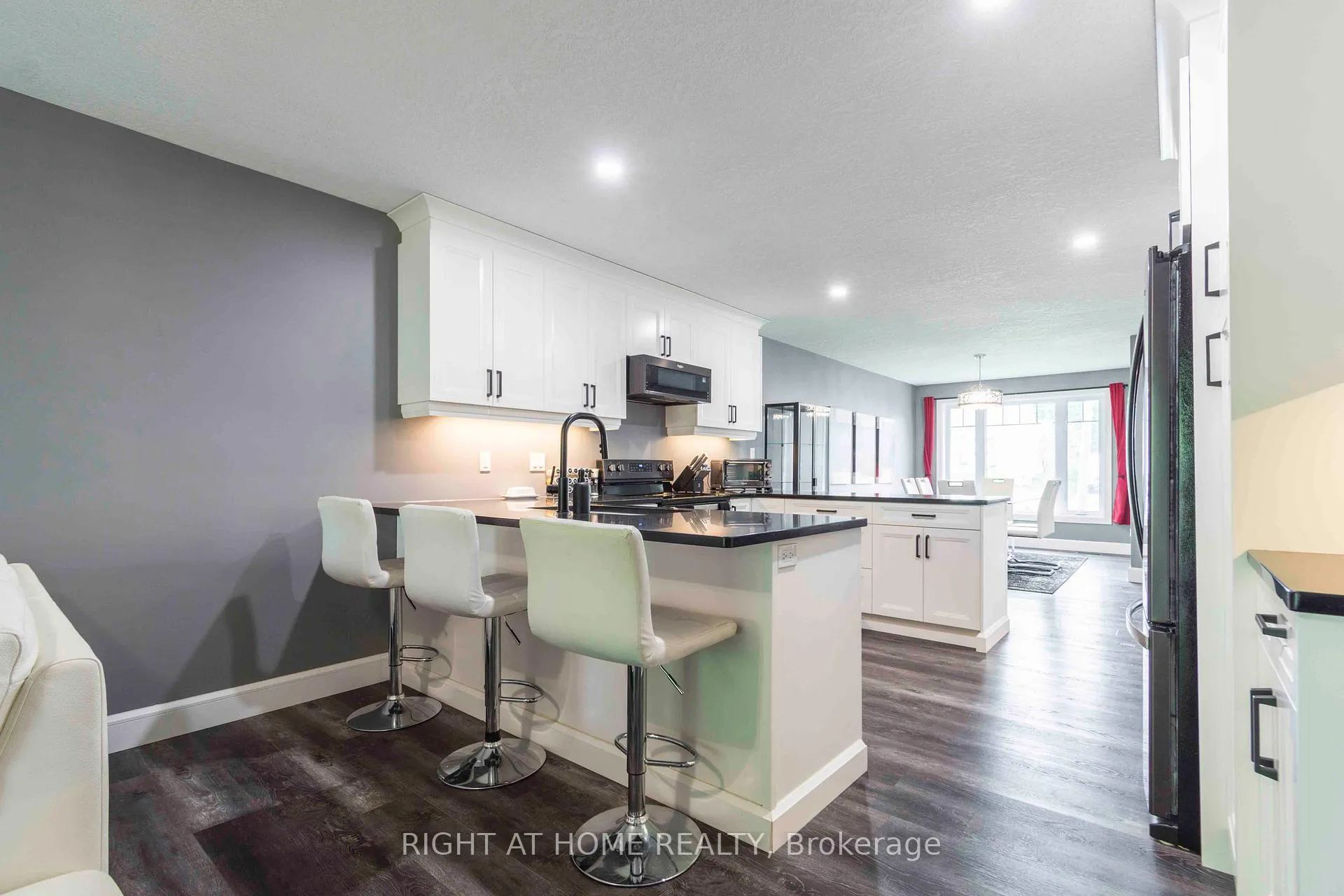 Photo 13 of 72 Gordon Street, Belleville, Belleville Ward — HOMEH