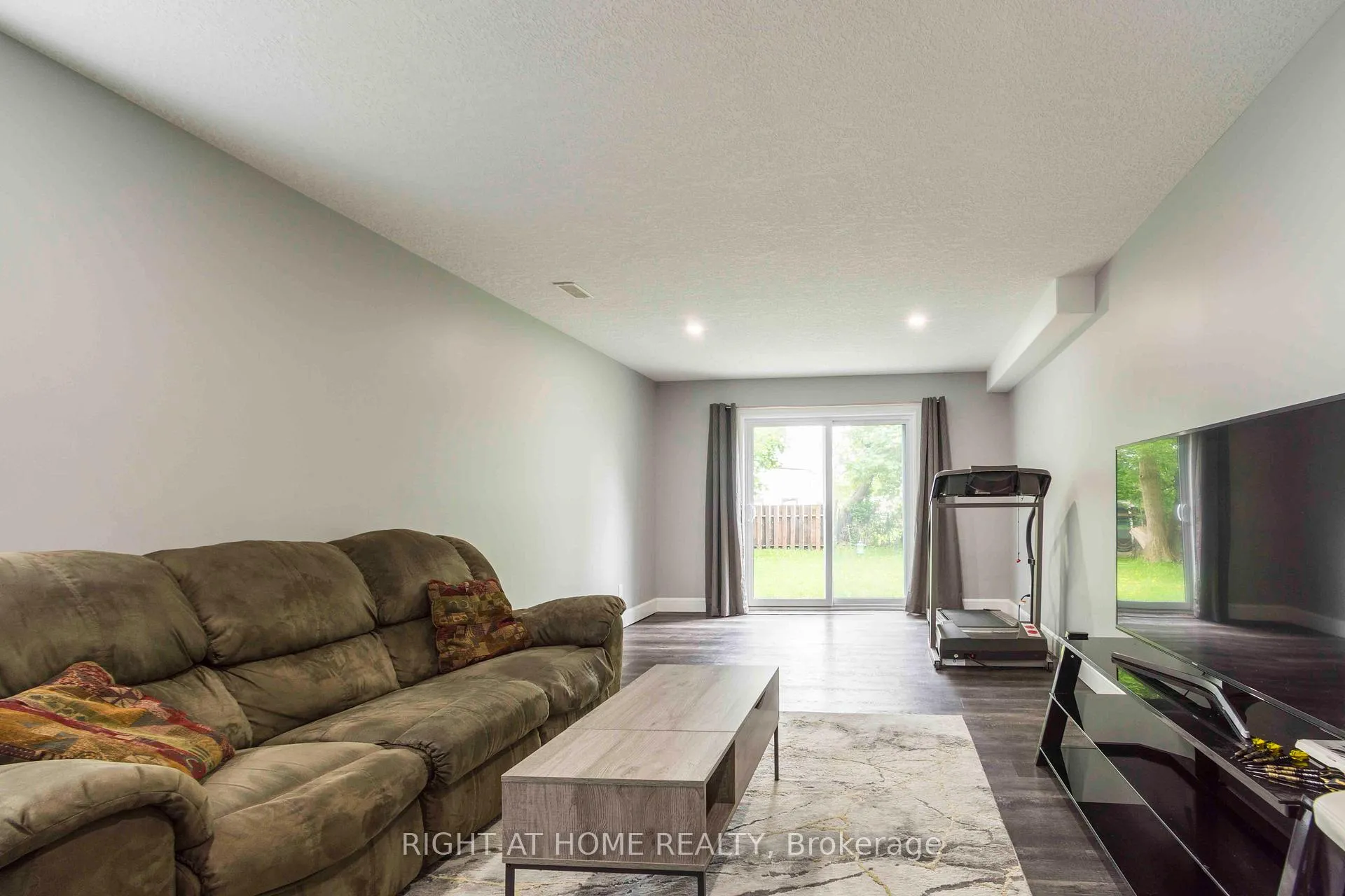 Photo 25 of 72 Gordon Street, Belleville, Belleville Ward — HOMEH
