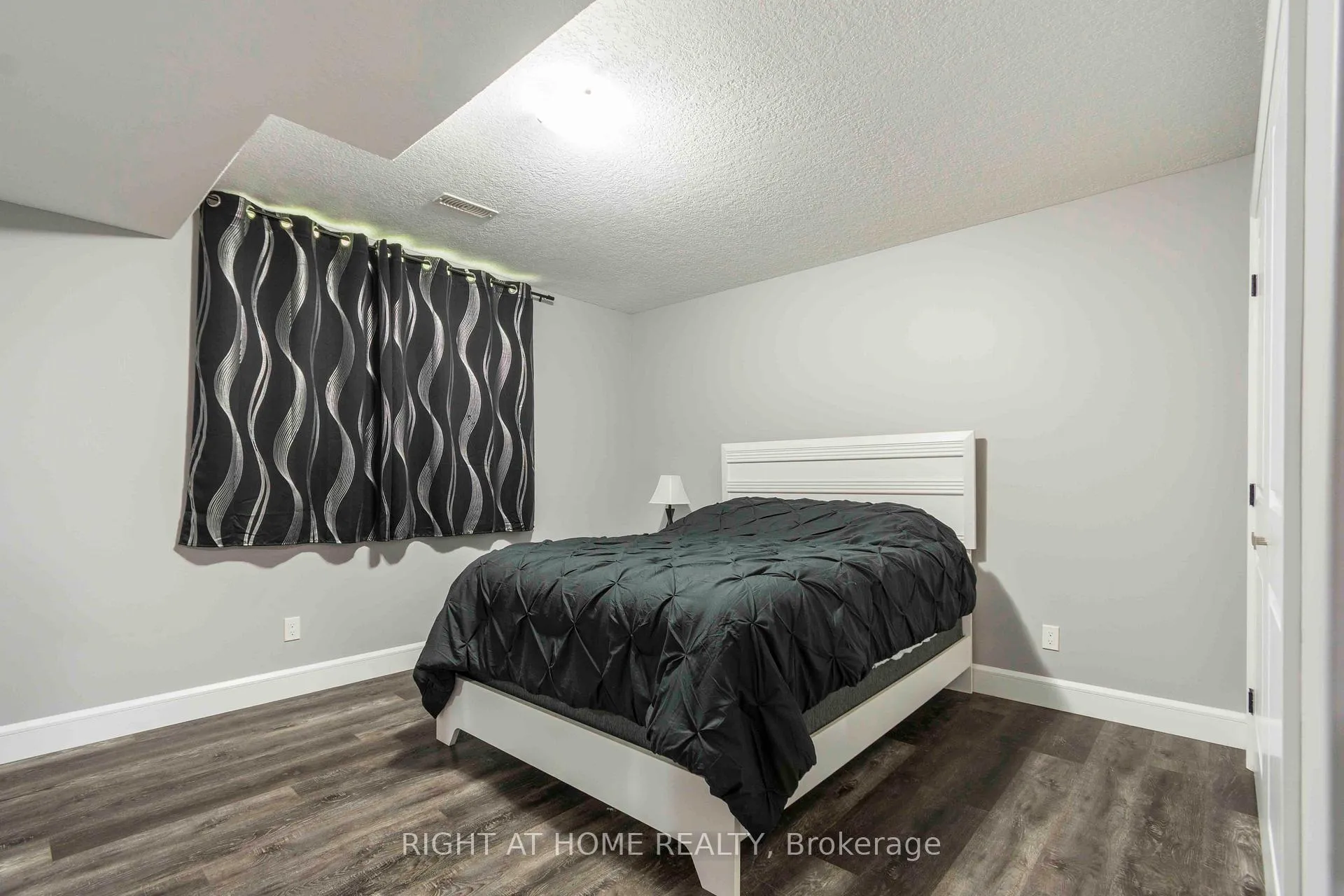 Photo 28 of 72 Gordon Street, Belleville, Belleville Ward — HOMEH