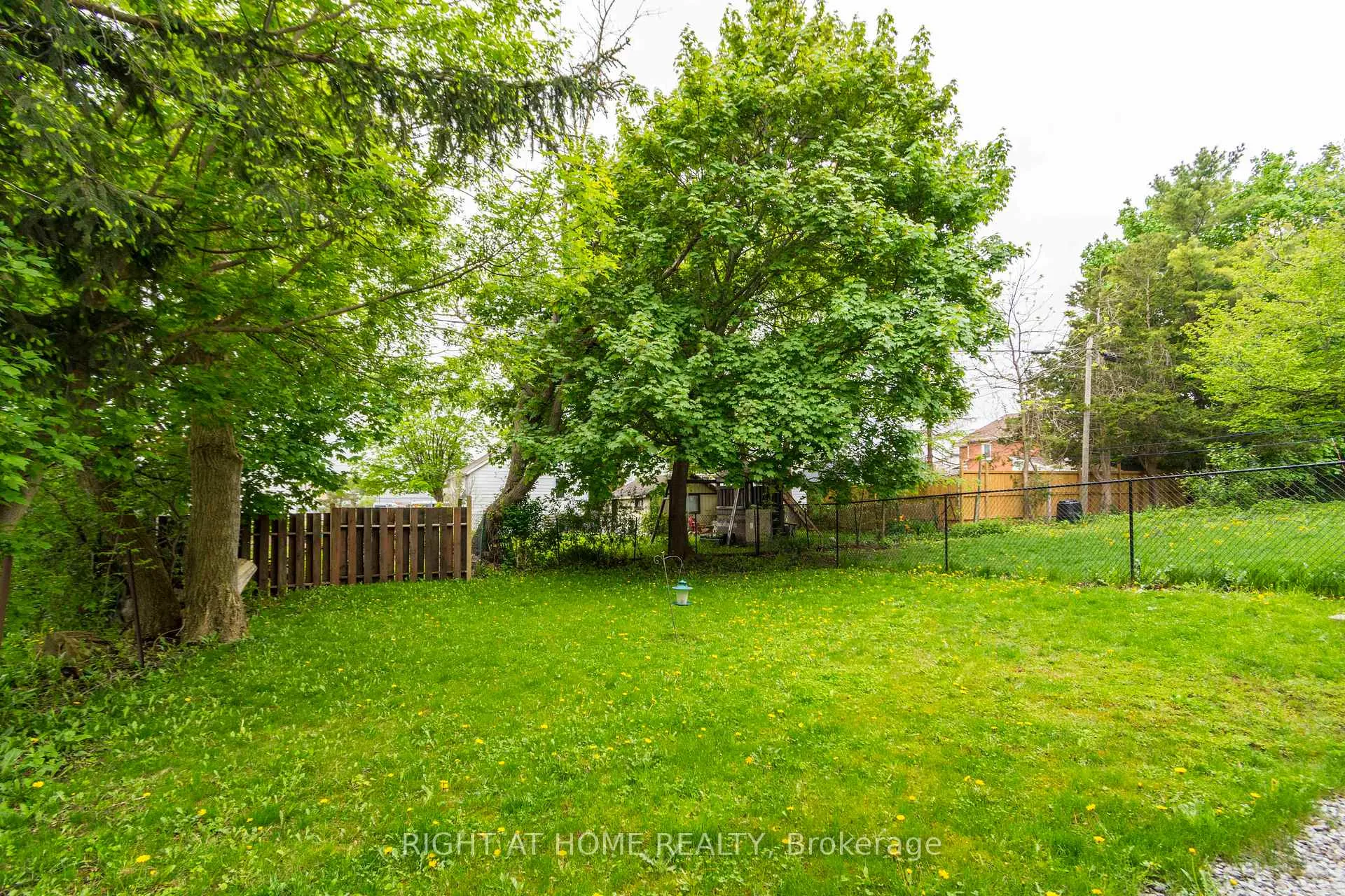 Photo 30 of 72 Gordon Street, Belleville, Belleville Ward — HOMEH