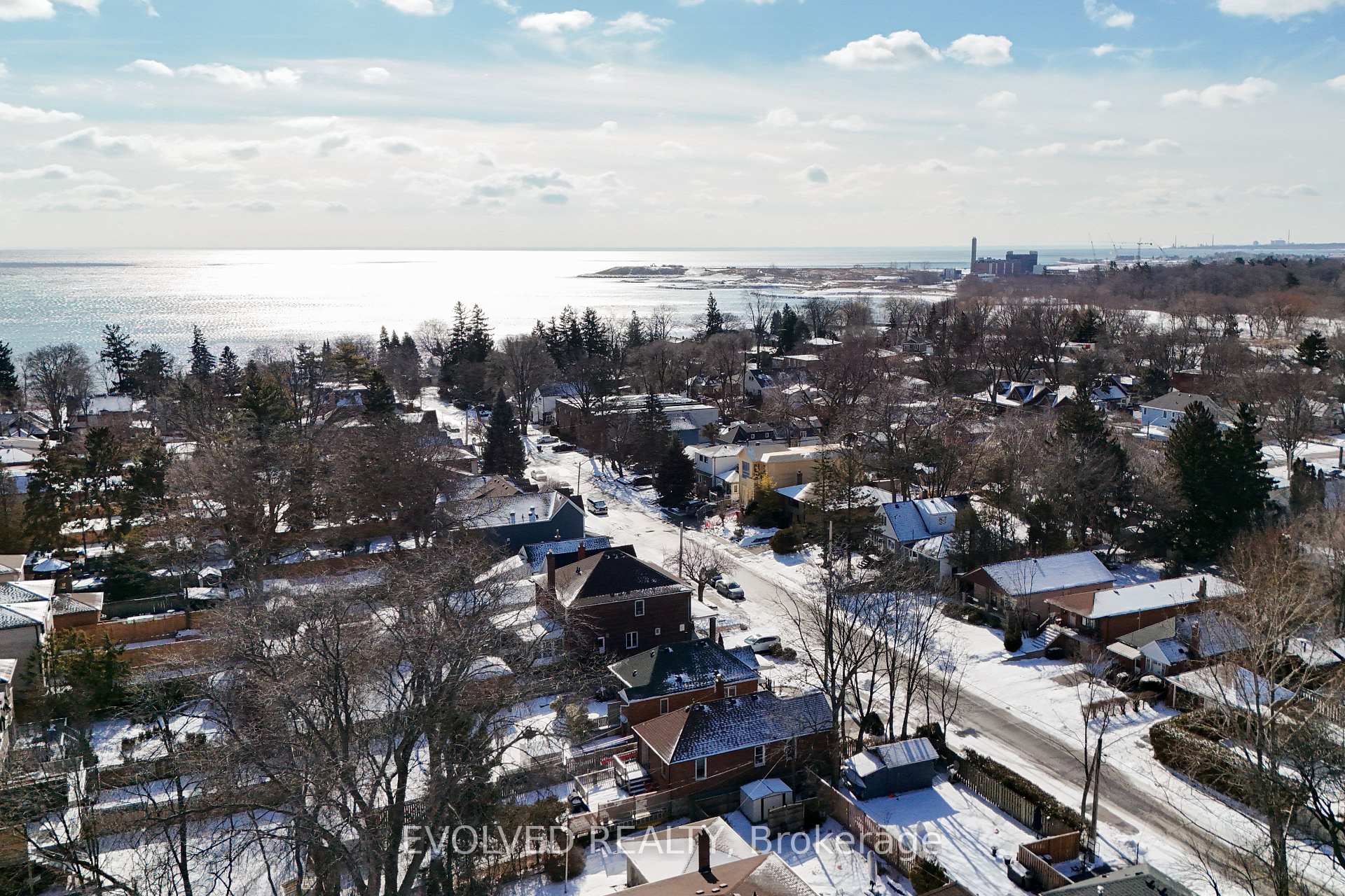 Photo 5 of 48 James Street, Etobicoke, Long Branch — HOMEH
