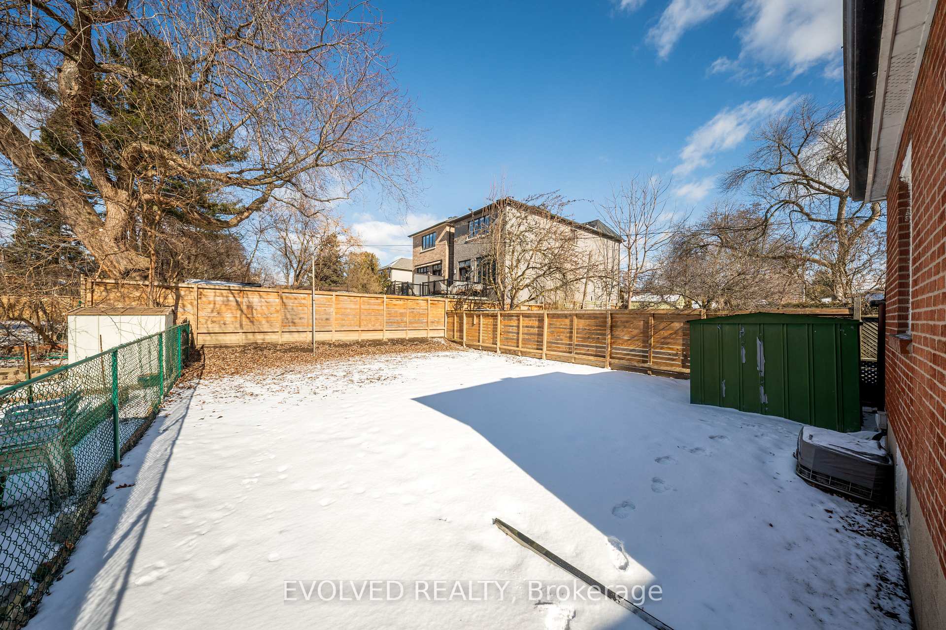 Photo 8 of 48 James Street, Etobicoke, Long Branch — HOMEH