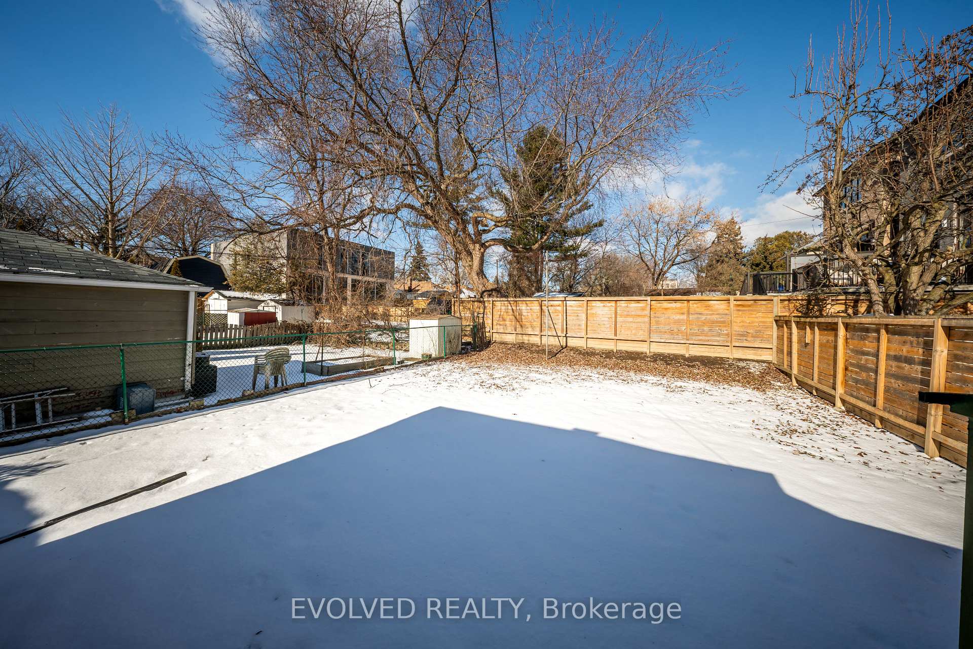 Photo 9 of 48 James Street, Etobicoke, Long Branch — HOMEH