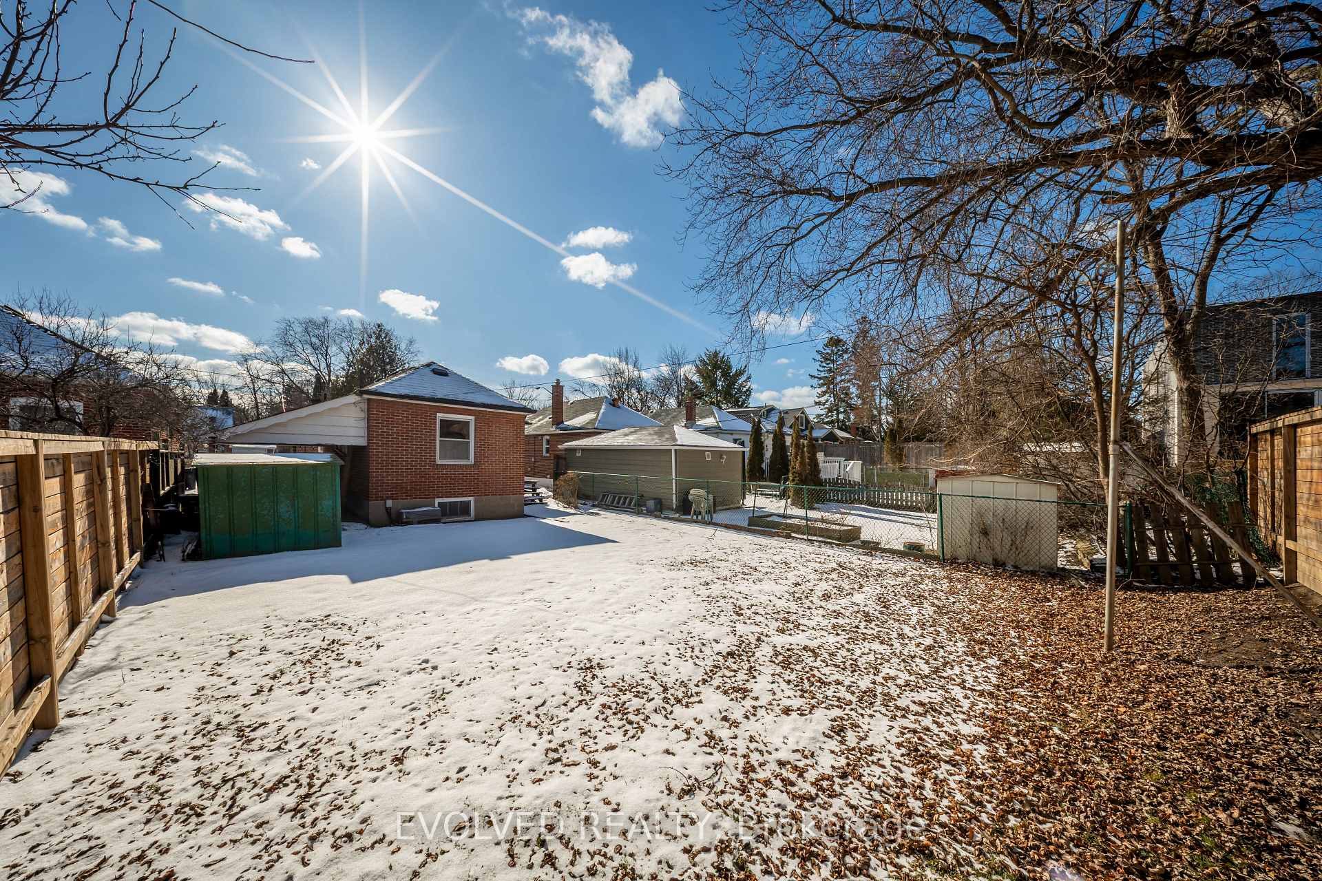 Photo 10 of 48 James Street, Etobicoke, Long Branch — HOMEH