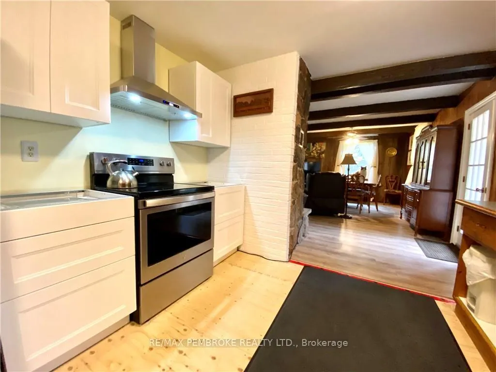 Photo 23 of 1940 A Cobden Road, Admaston/Bromley, Admaston/Bromley — HOMEH