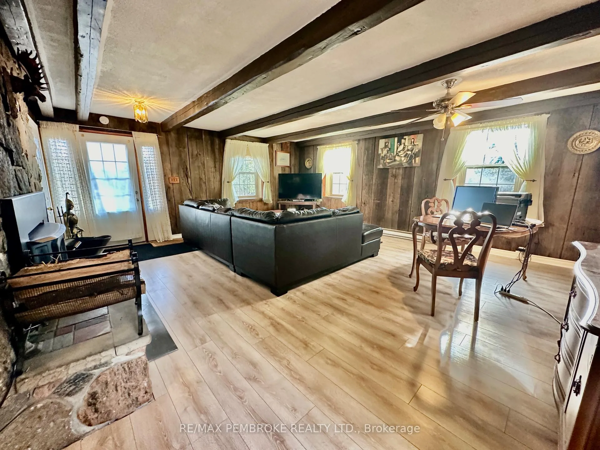 Photo 58 of 1940 A Cobden Road, Admaston/Bromley, Admaston/Bromley — HOMEH