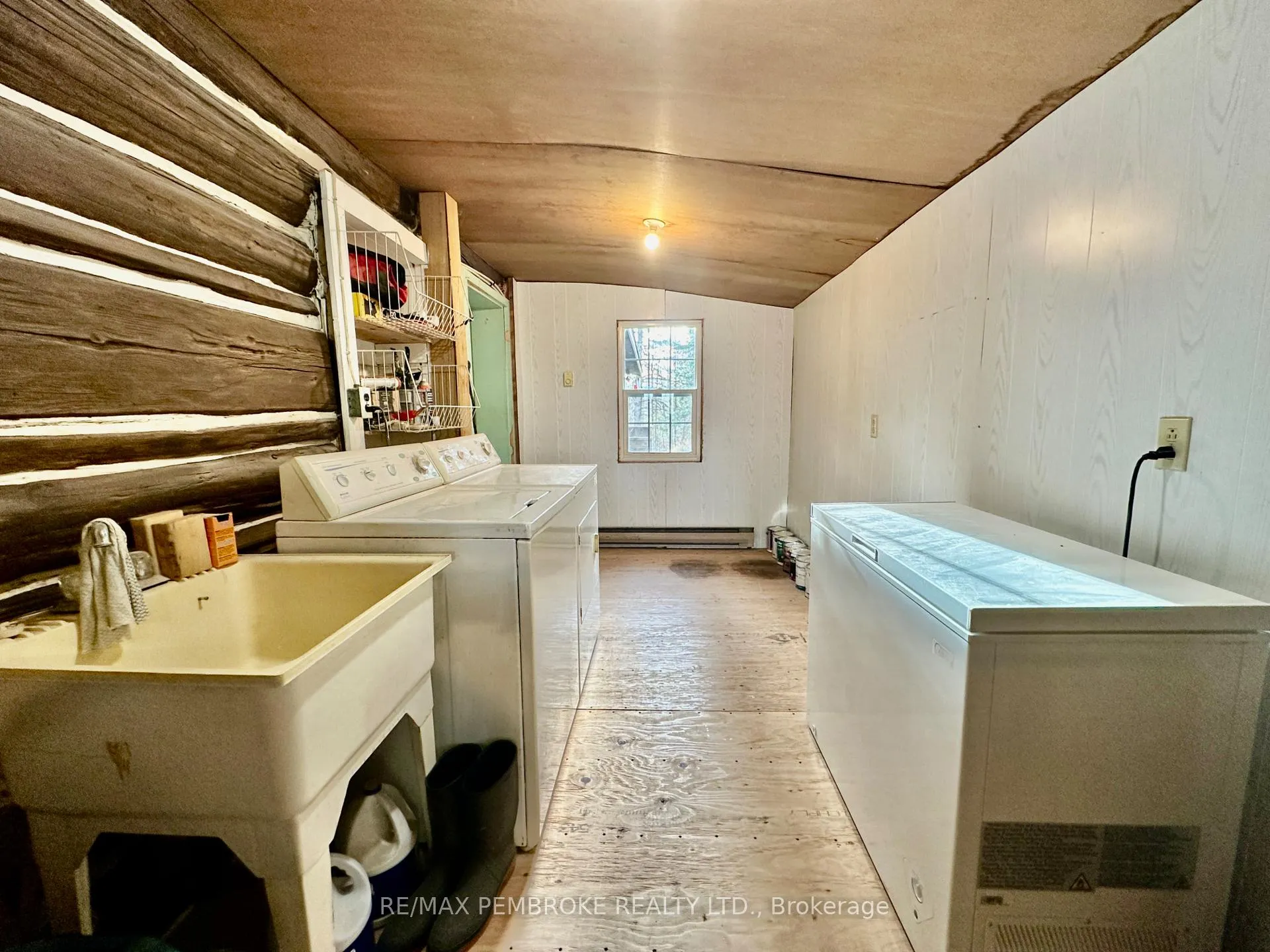 Photo 68 of 1940 A Cobden Road, Admaston/Bromley, Admaston/Bromley — HOMEH