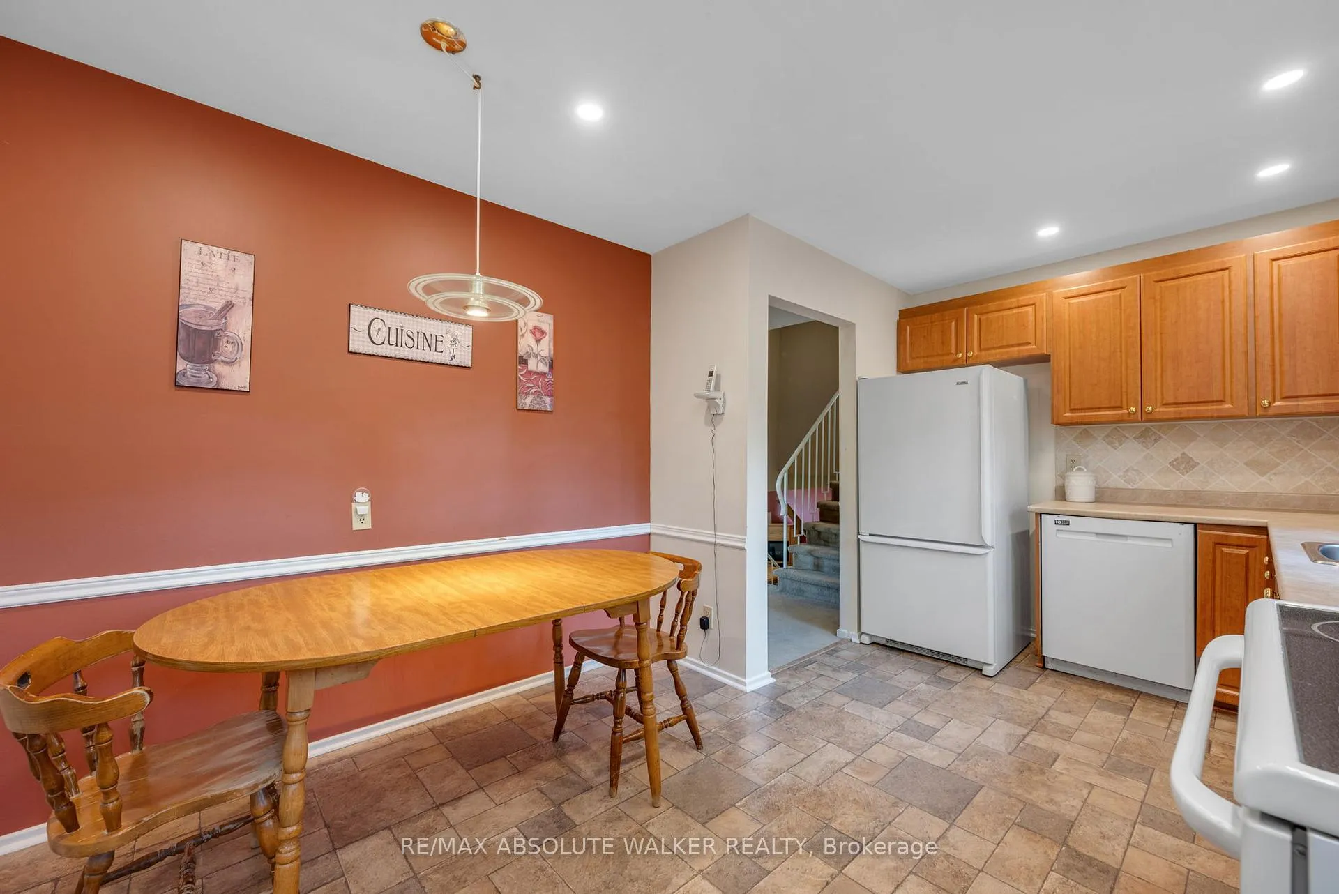 Photo 37 of 1975 Oakdean Crescent, Ottawa, Beacon Hill North — HOMEH