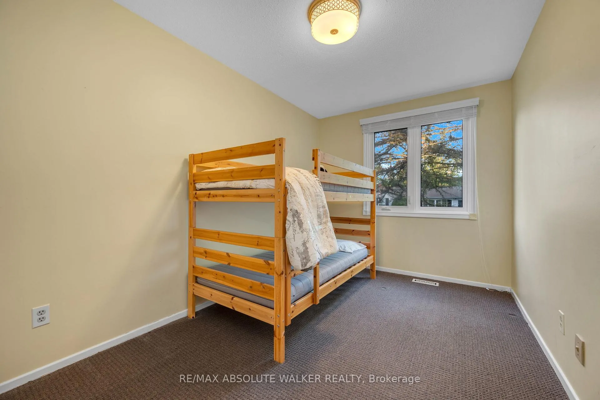 Photo 57 of 1975 Oakdean Crescent, Ottawa, Beacon Hill North — HOMEH