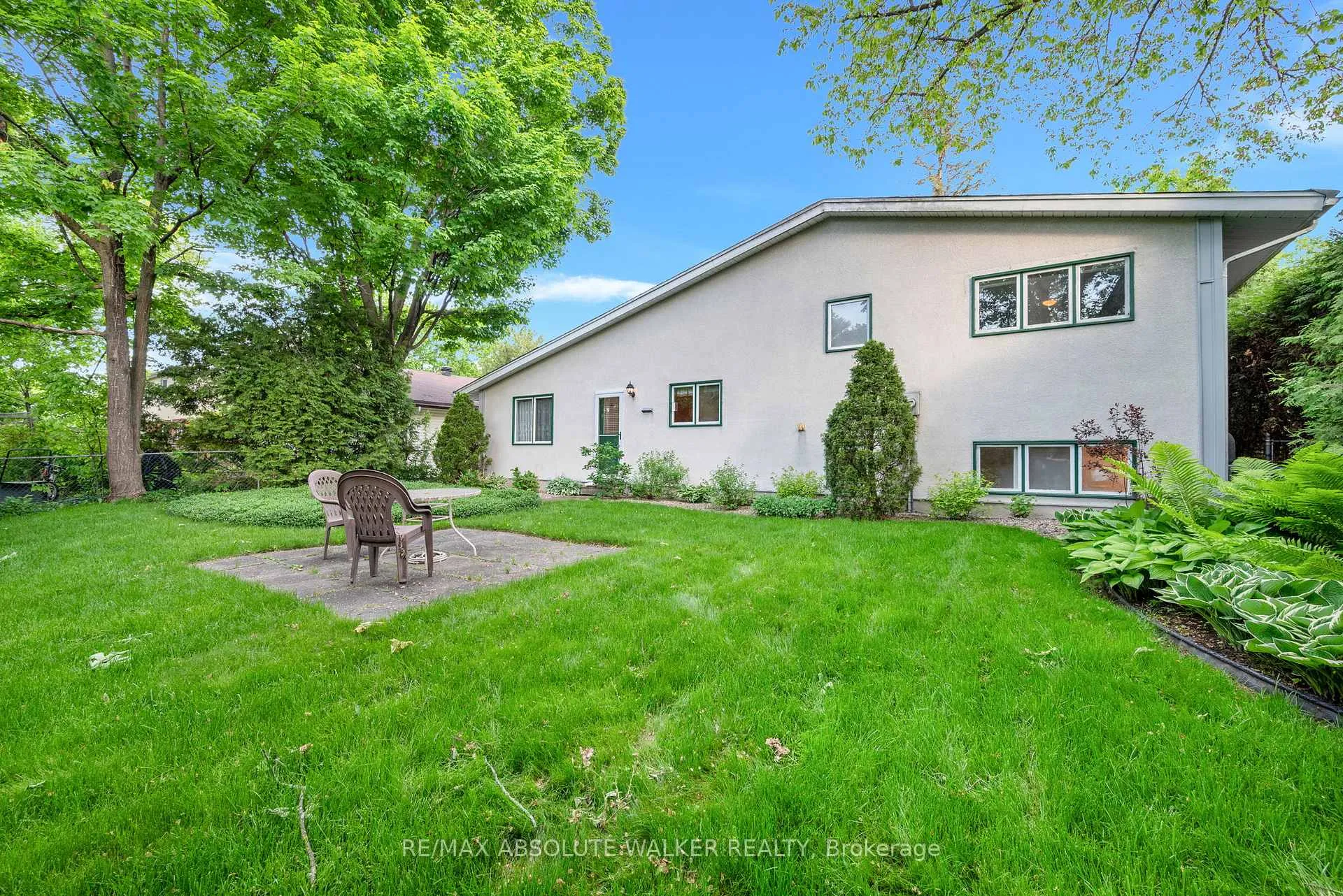 Photo 82 of 1975 Oakdean Crescent, Ottawa, Beacon Hill North — HOMEH