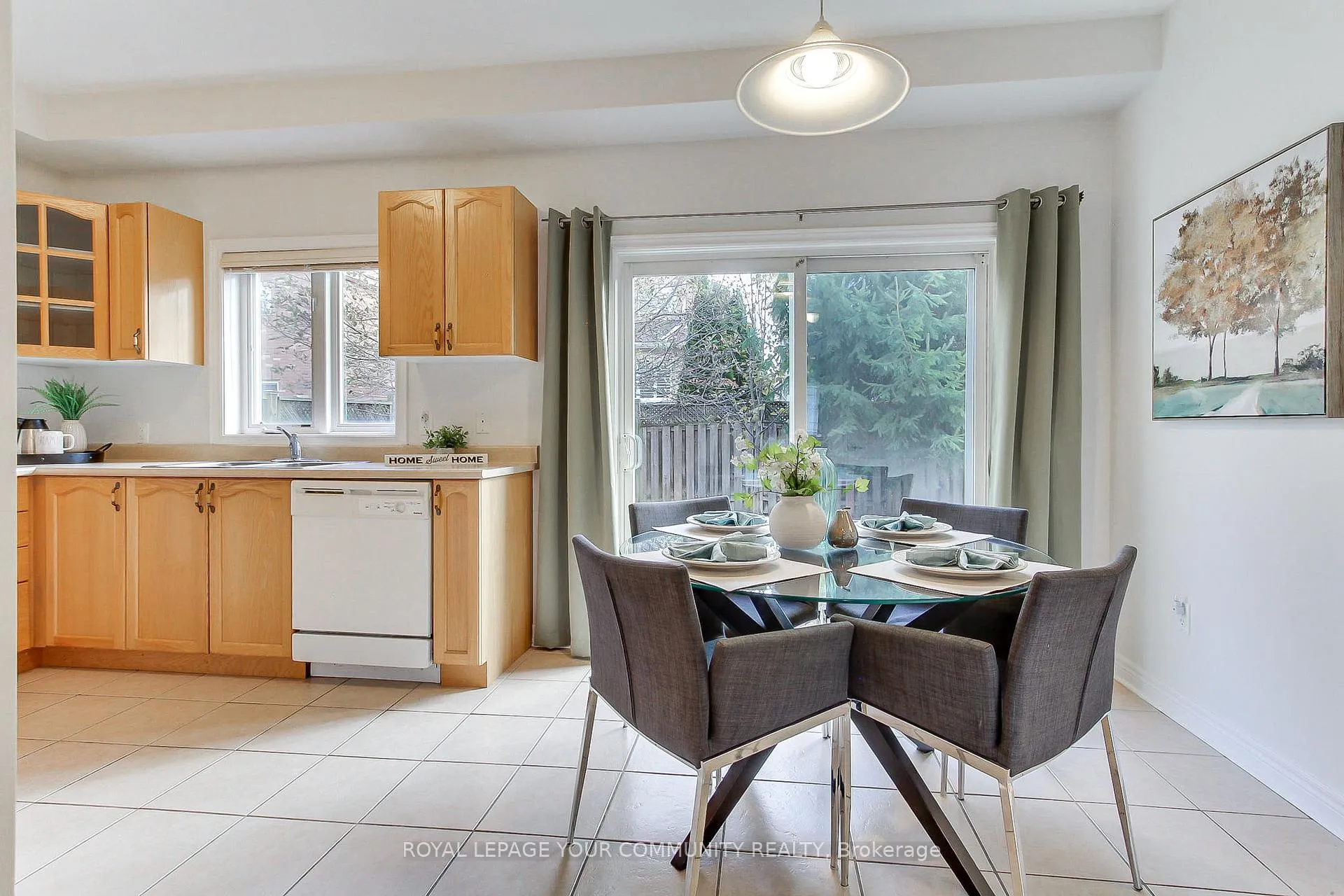 Photo 31 of 19 Chippingwood Manor, Aurora, Bayview Wellington — HOMEH
