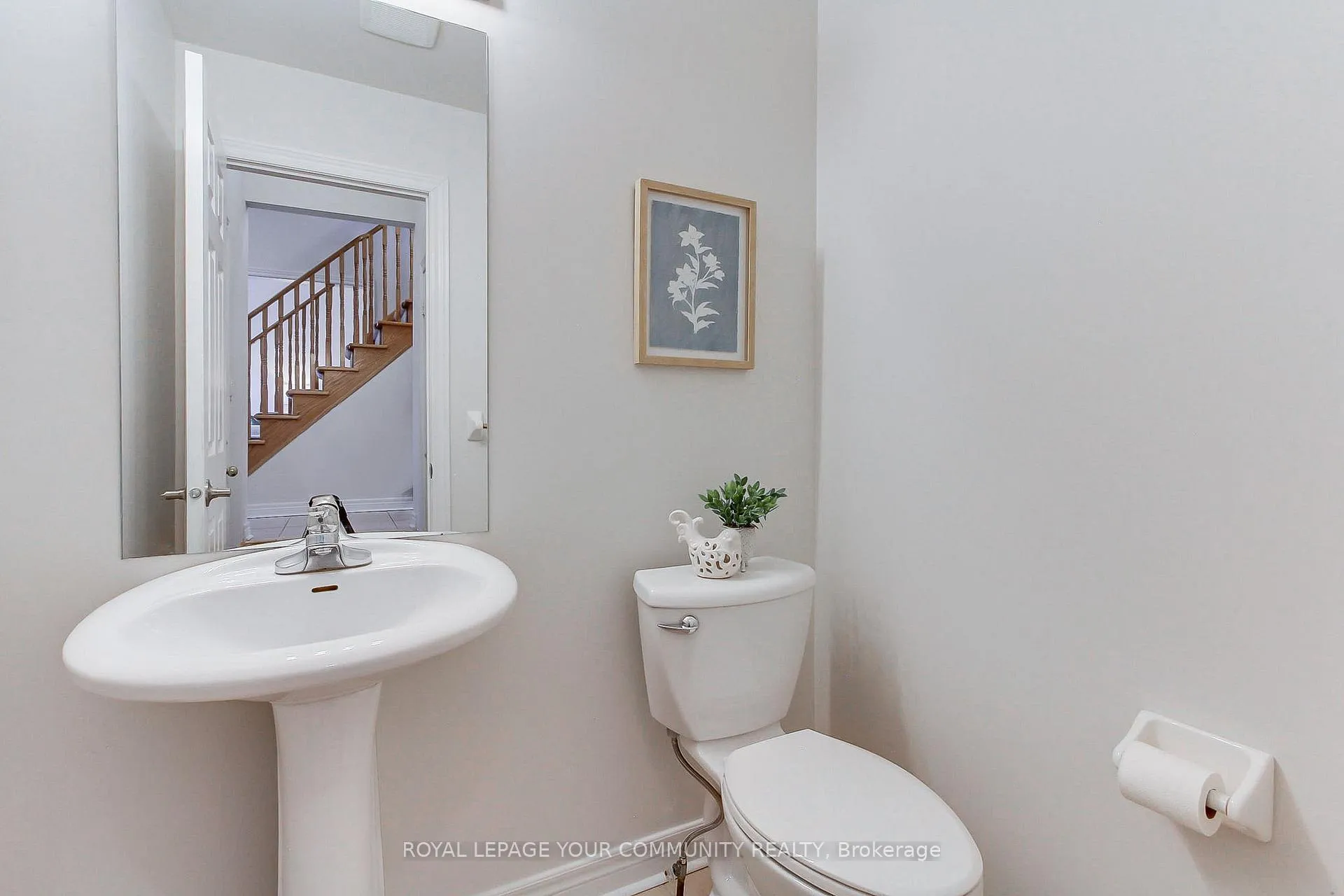 Photo 39 of 19 Chippingwood Manor, Aurora, Bayview Wellington — HOMEH