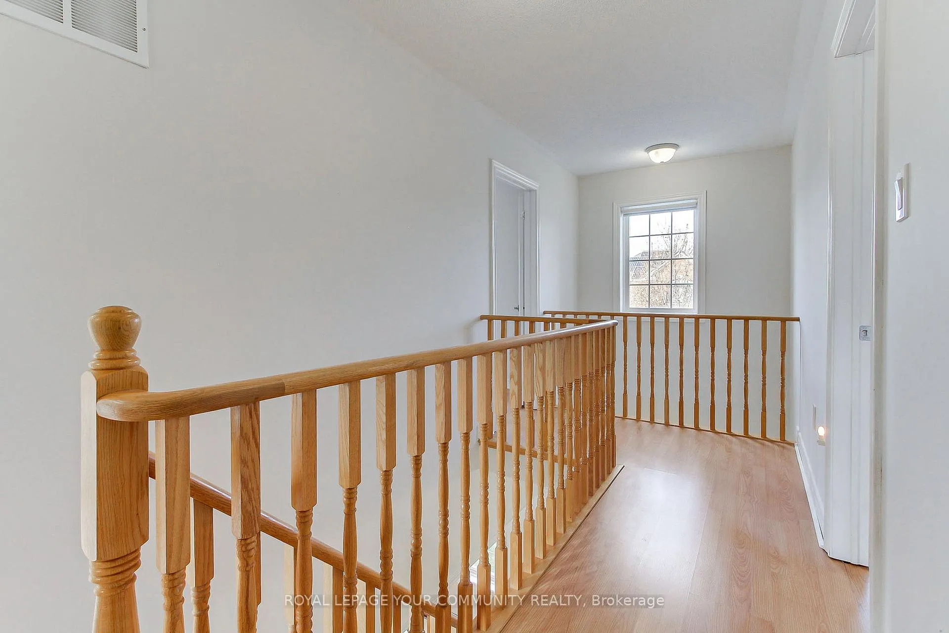 Photo 44 of 19 Chippingwood Manor, Aurora, Bayview Wellington — HOMEH