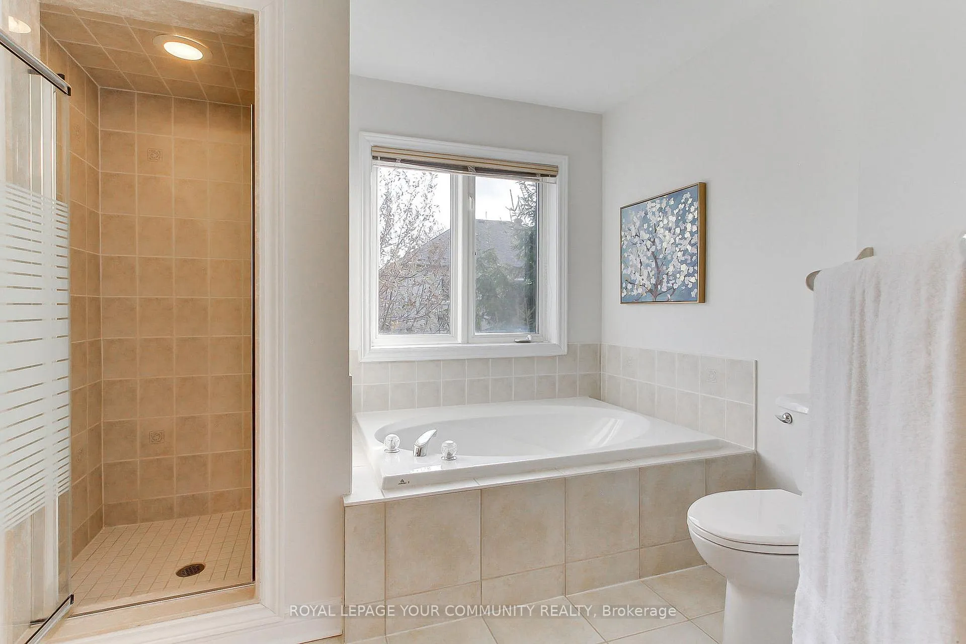 Photo 61 of 19 Chippingwood Manor, Aurora, Bayview Wellington — HOMEH