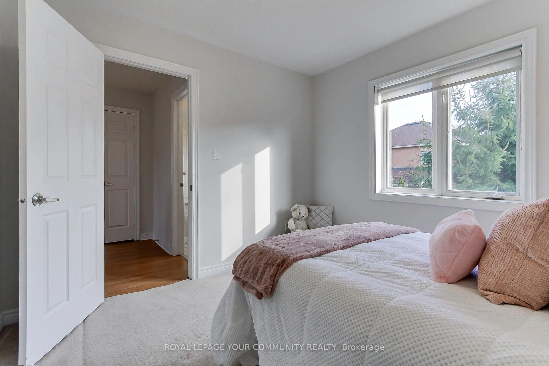 Photo 60 of 19 Chippingwood Manor, Aurora, Bayview Wellington — HOMEH