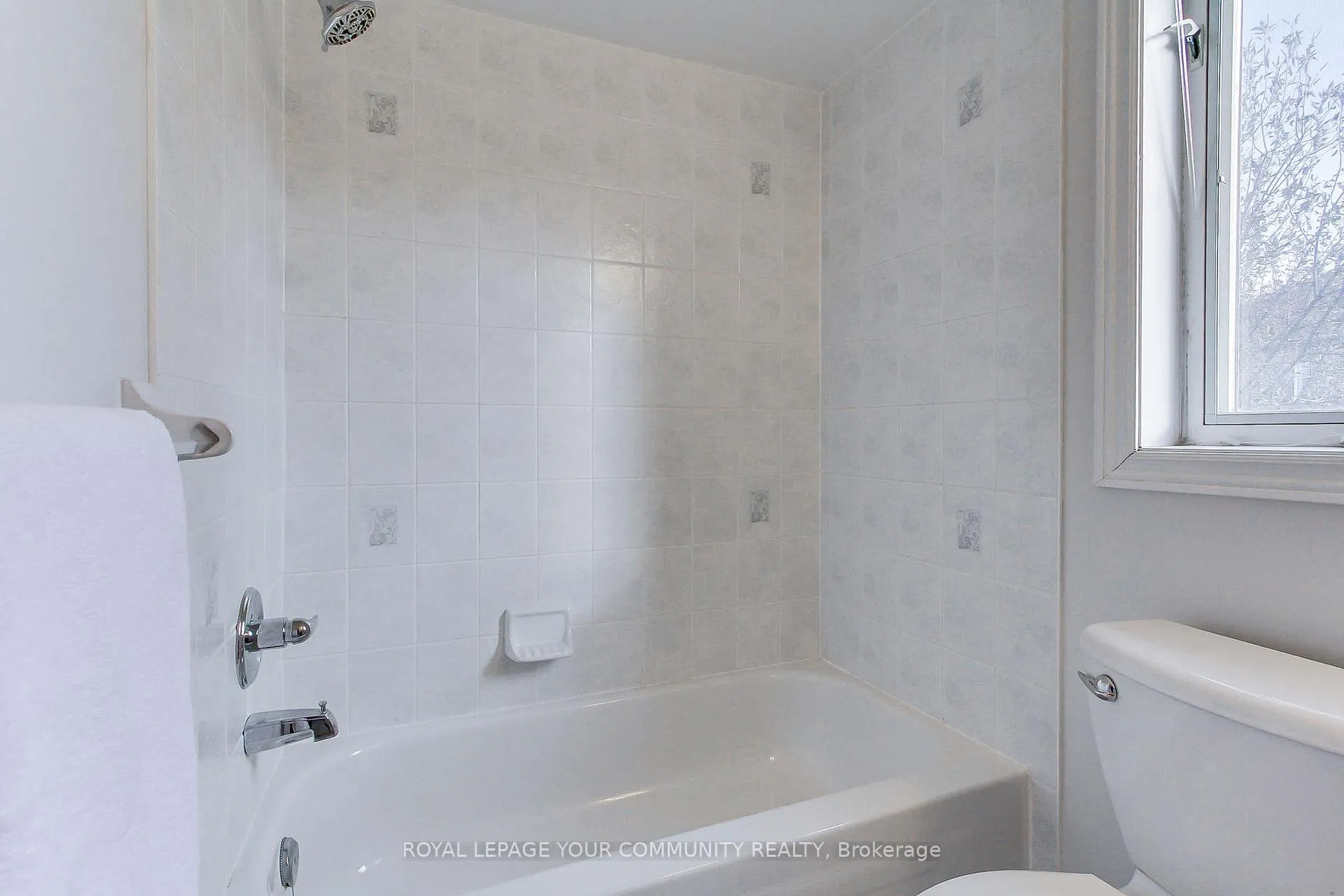 Photo 64 of 19 Chippingwood Manor, Aurora, Bayview Wellington — HOMEH