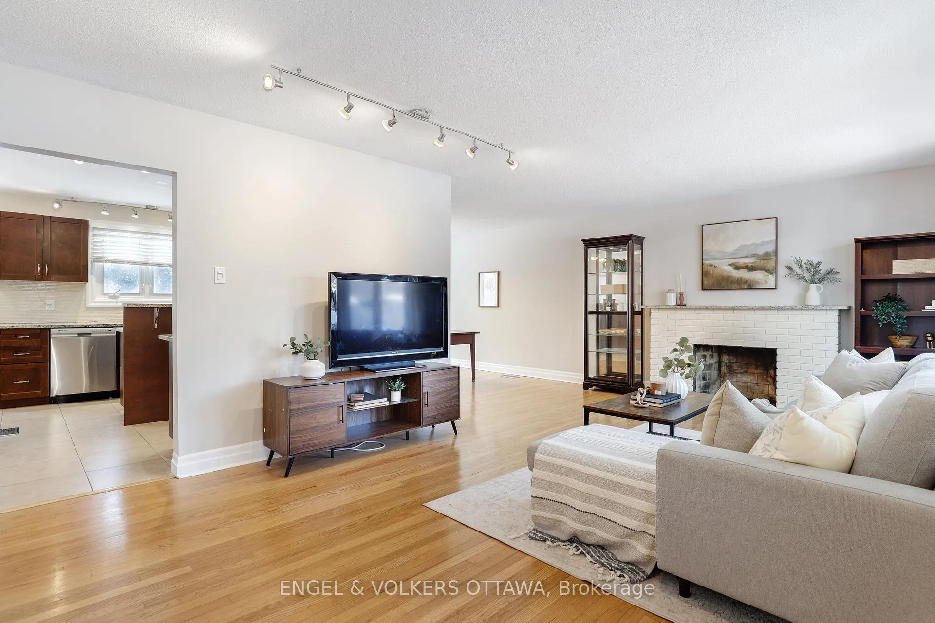 Photo 15 of 2665 Colman Street, Ottawa, Riverside Park — HOMEH