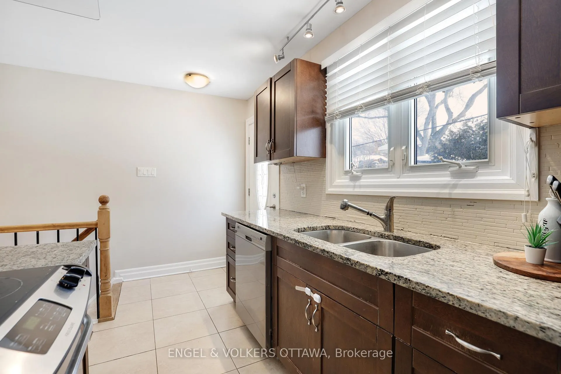 Photo 103 of 2665 Colman Street, Ottawa, Riverside Park — HOMEH