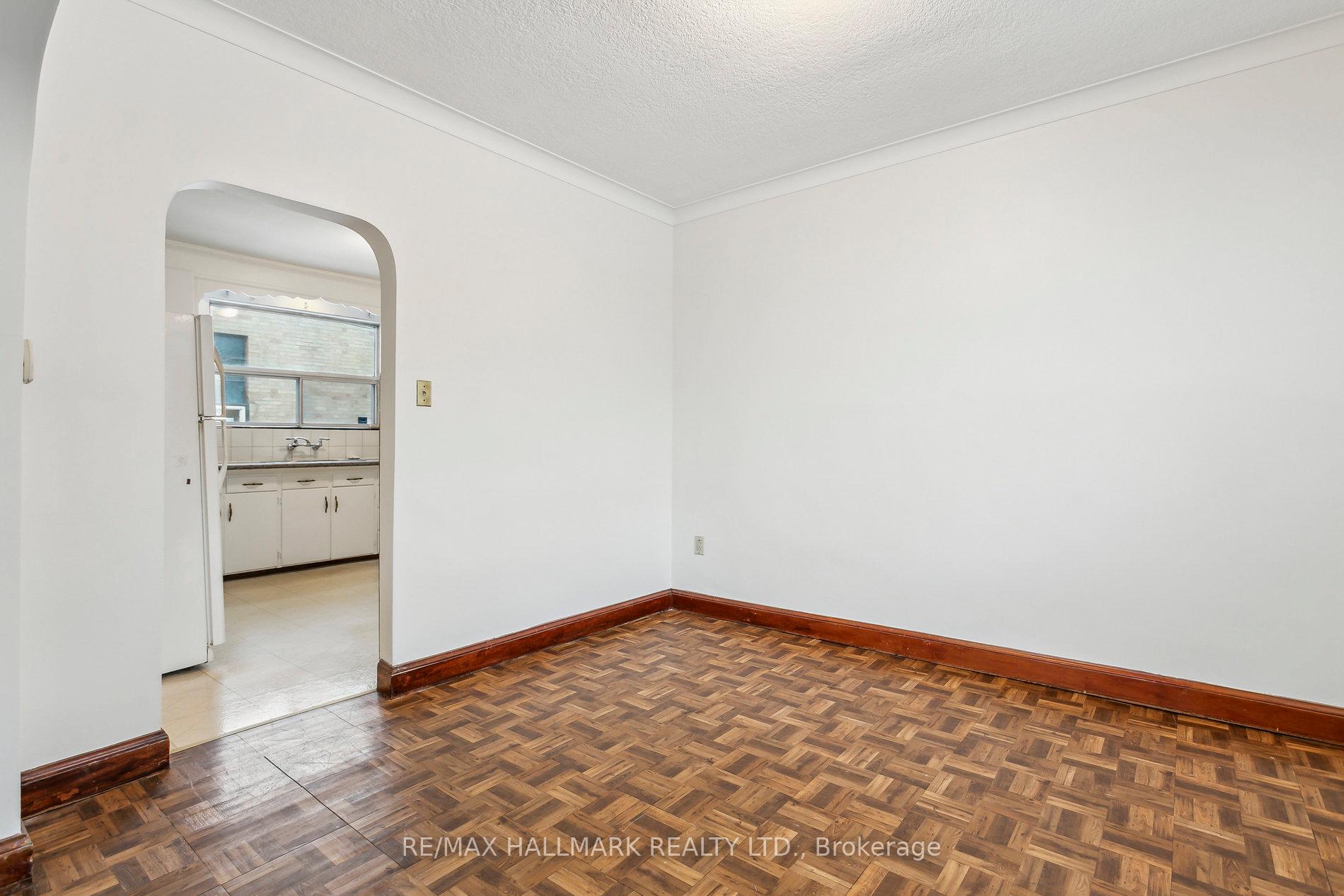 Photo 7 of 618 Brown's Line, Etobicoke, Alderwood — HOMEH