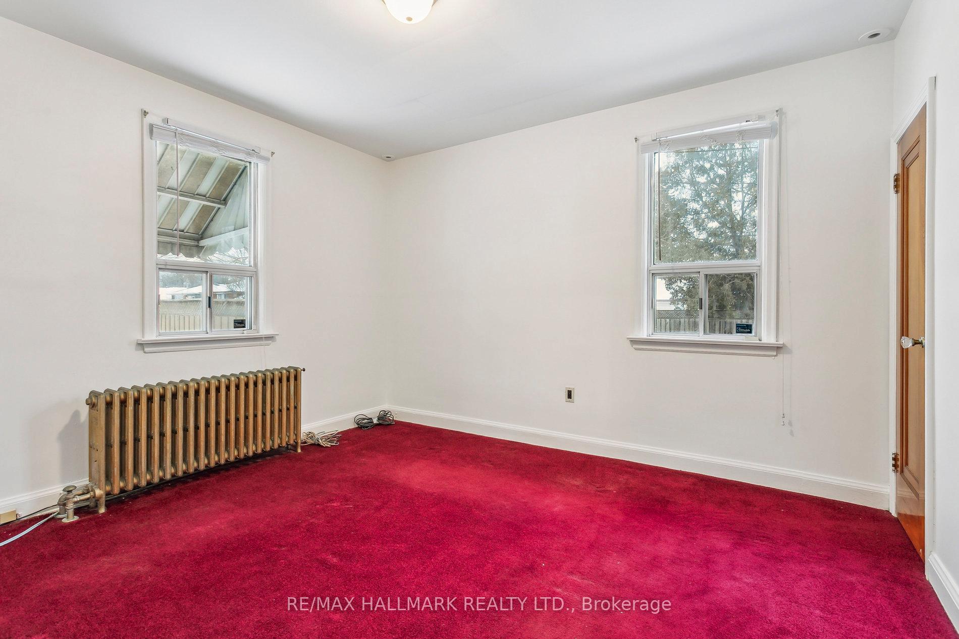 Photo 13 of 618 Brown's Line, Etobicoke, Alderwood — HOMEH