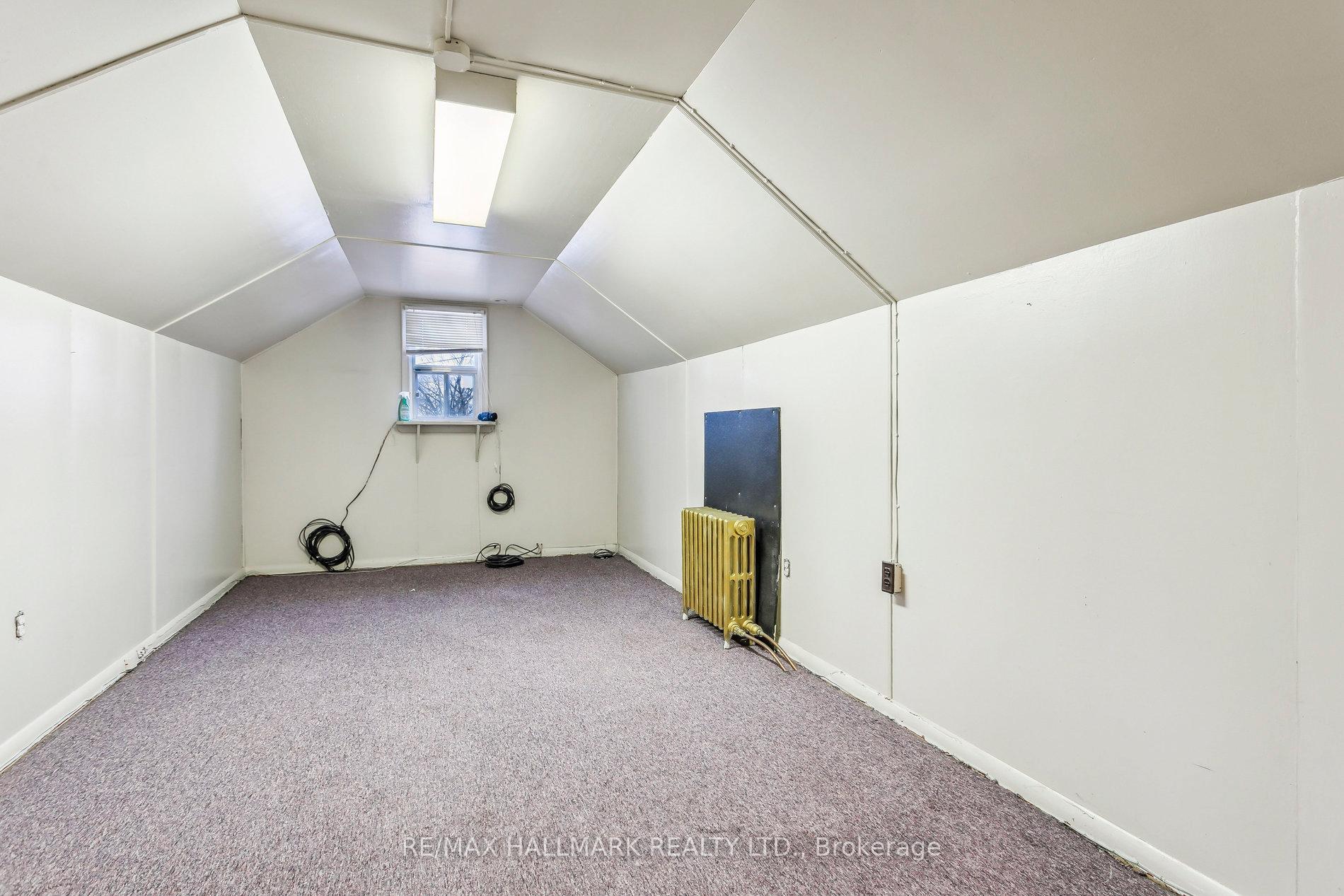 Photo 18 of 618 Brown's Line, Etobicoke, Alderwood — HOMEH