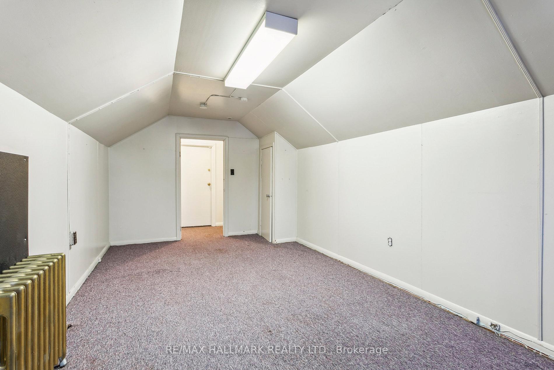 Photo 19 of 618 Brown's Line, Etobicoke, Alderwood — HOMEH