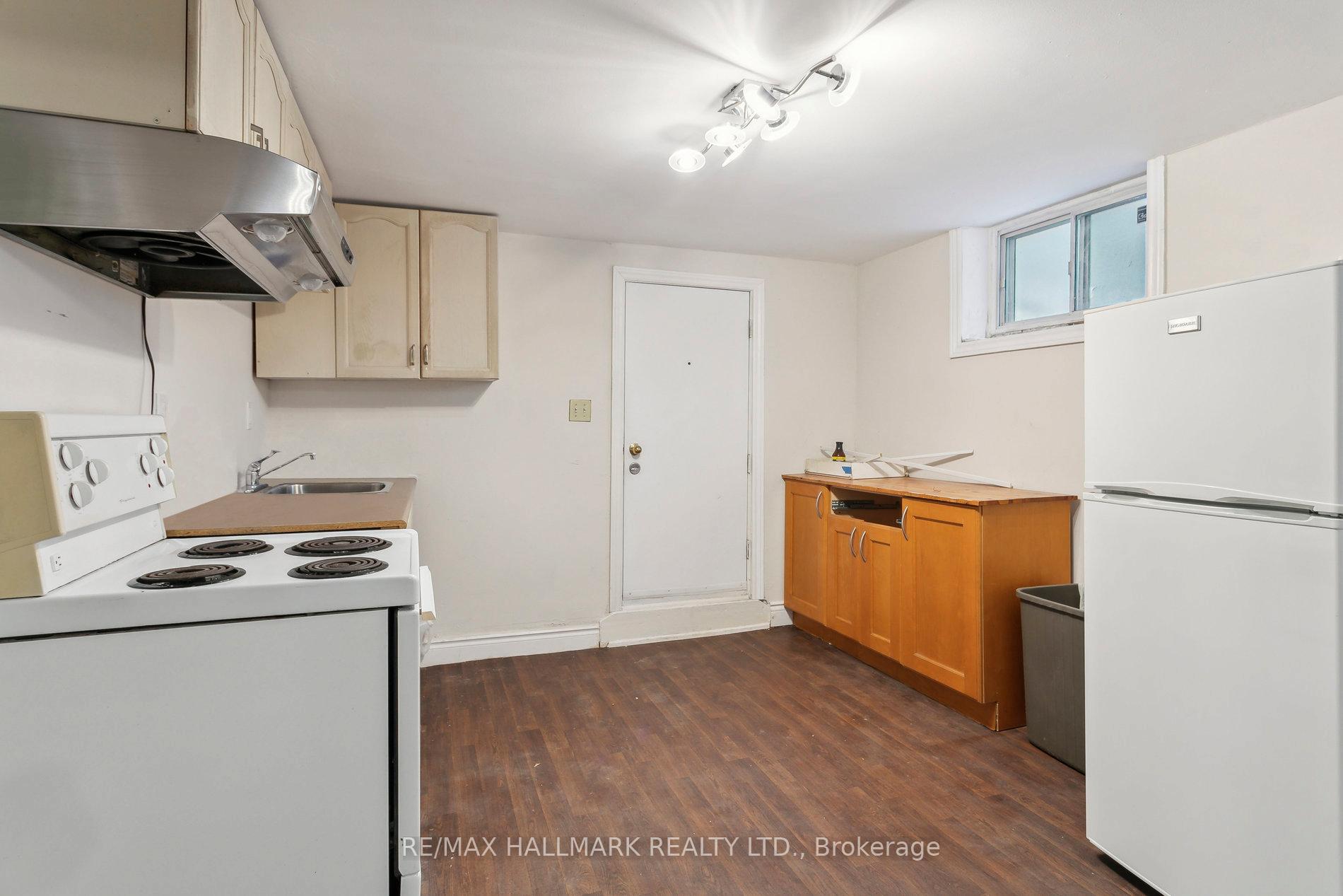 Photo 20 of 618 Brown's Line, Etobicoke, Alderwood — HOMEH