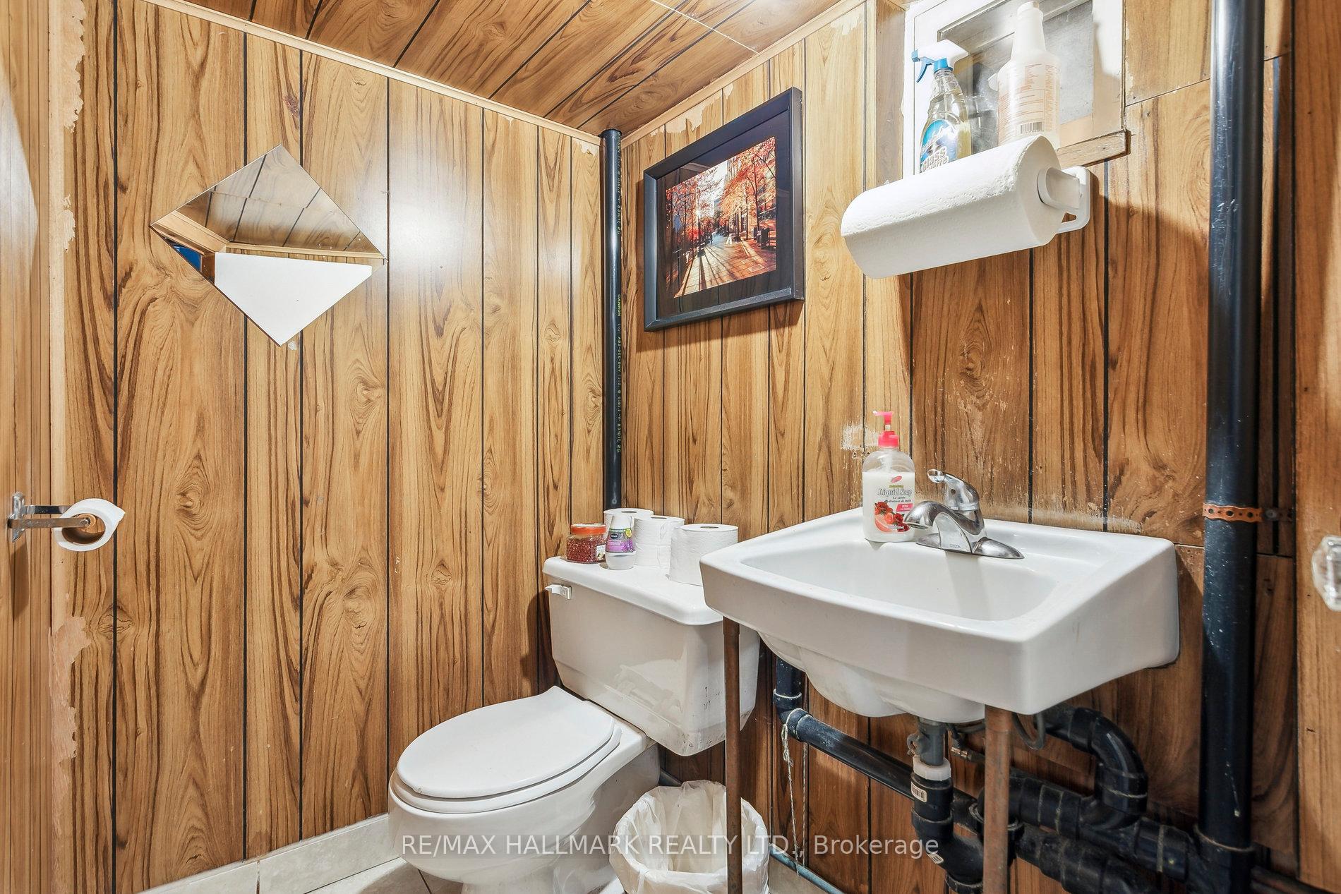 Photo 31 of 618 Brown's Line, Etobicoke, Alderwood — HOMEH