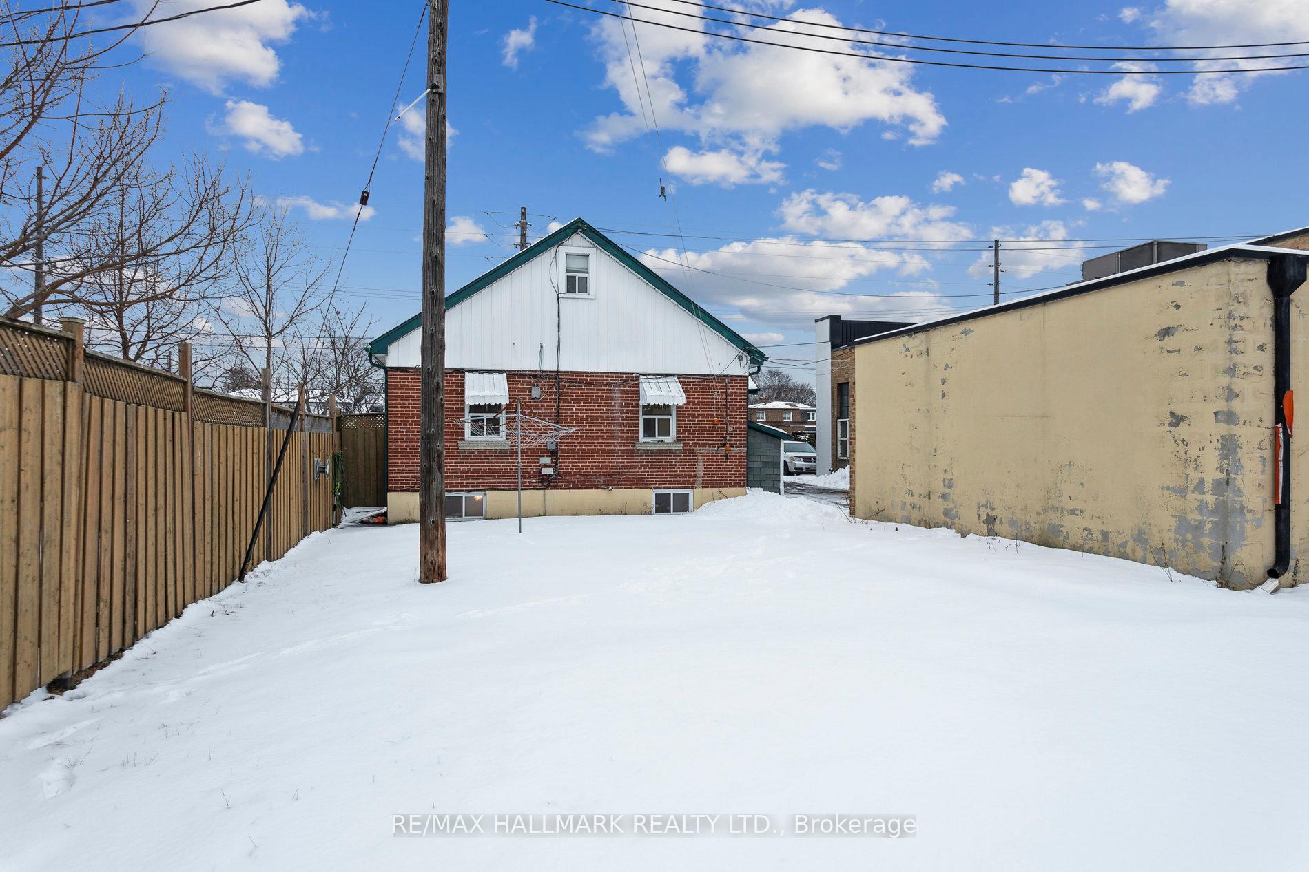 Photo 35 of 618 Brown's Line, Etobicoke, Alderwood — HOMEH