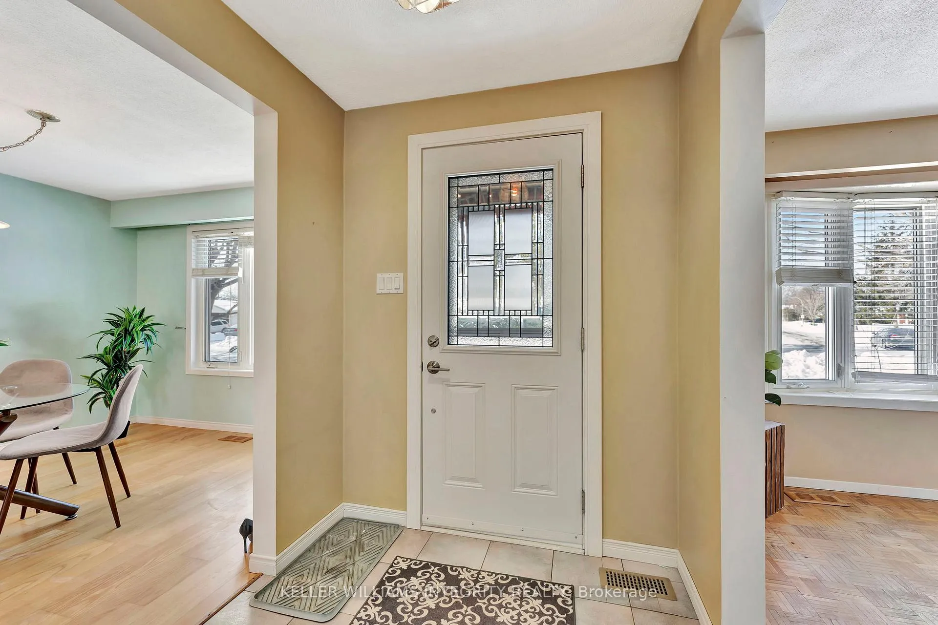 Photo 24 of 28 Wedgewood Crescent, Ottawa, Blackburn Hamlet — HOMEH