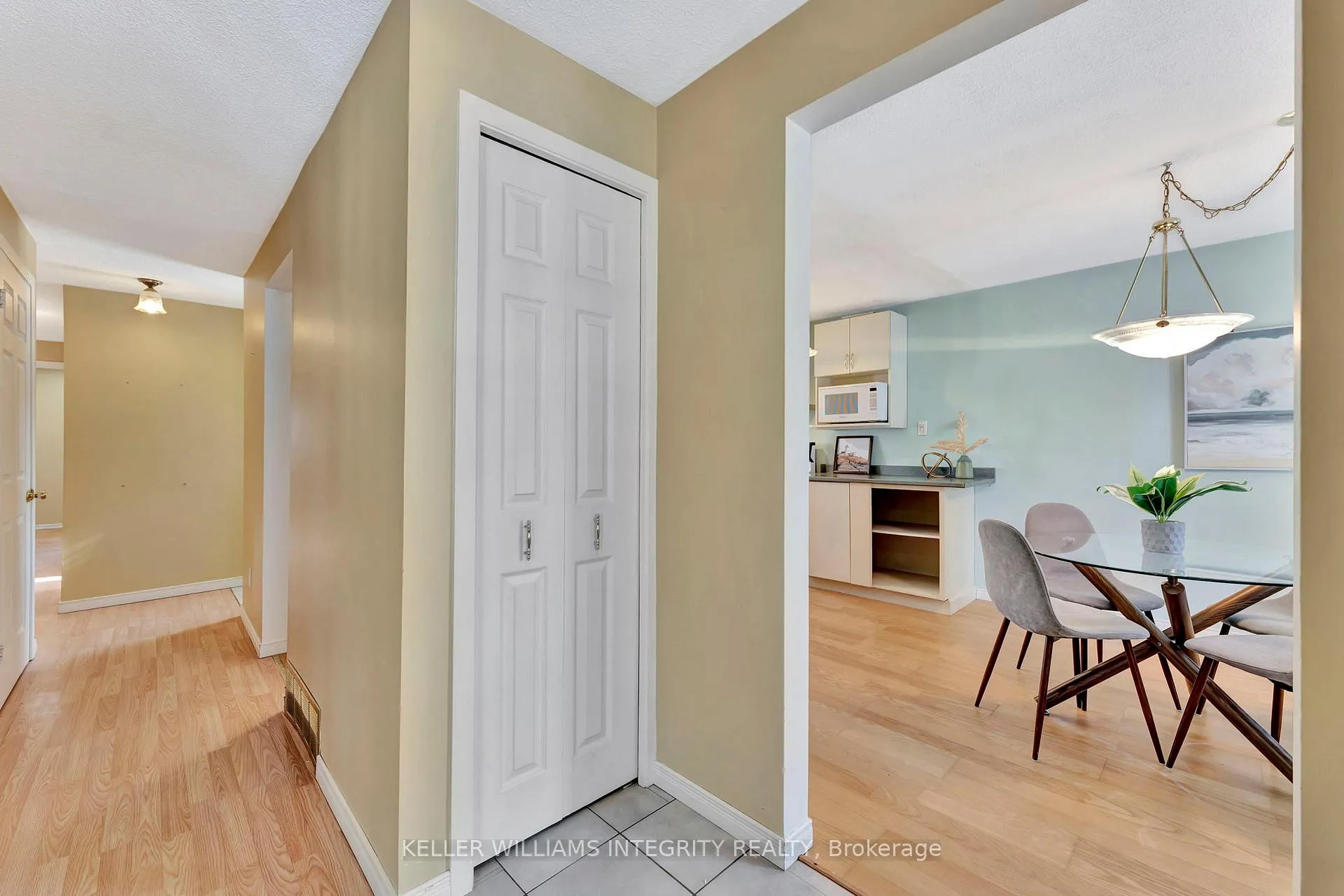 Photo 20 of 28 Wedgewood Crescent, Ottawa, Blackburn Hamlet — HOMEH