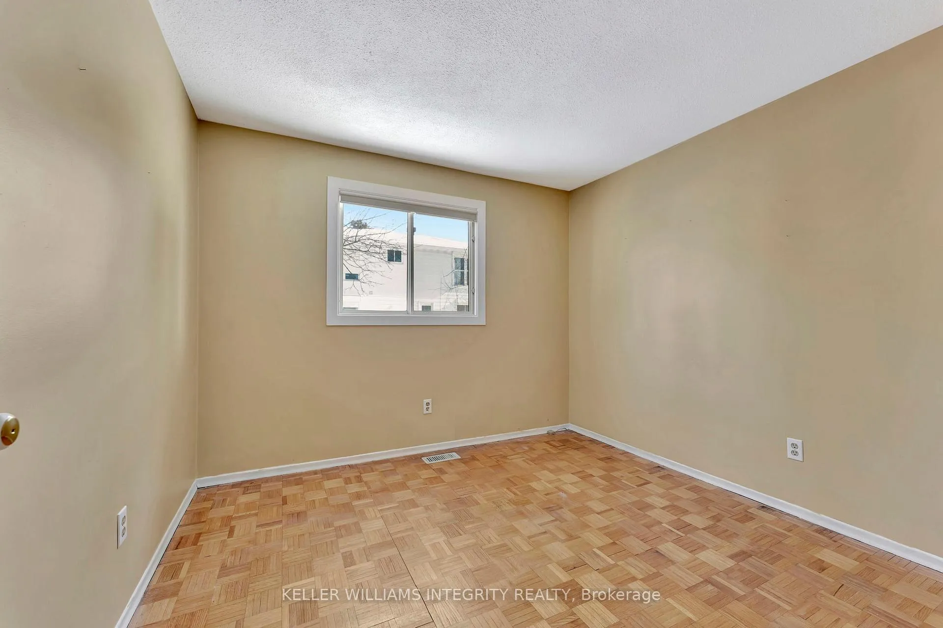 Photo 123 of 28 Wedgewood Crescent, Ottawa, Blackburn Hamlet — HOMEH