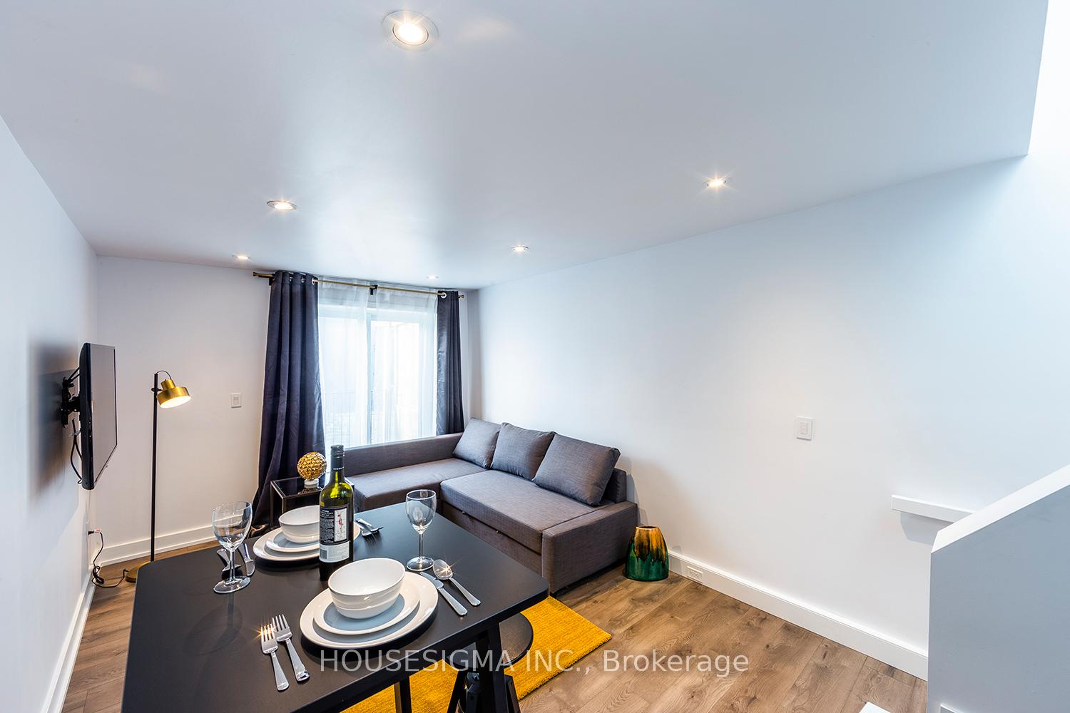 Photo 3 of 40 Tecumseth Street, Toronto, Niagara — HOMEH