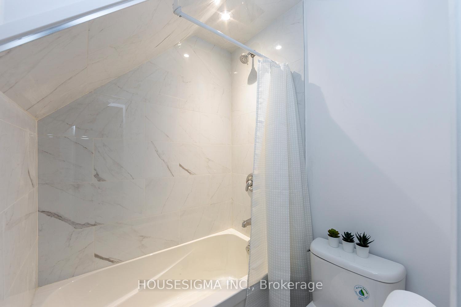 Photo 20 of 40 Tecumseth Street, Toronto, Niagara — HOMEH