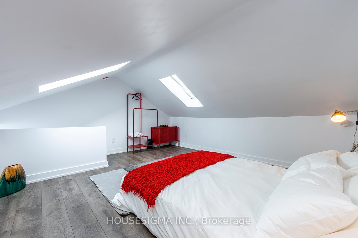 Photo 16 of 40 Tecumseth Street, Toronto, Niagara — HOMEH