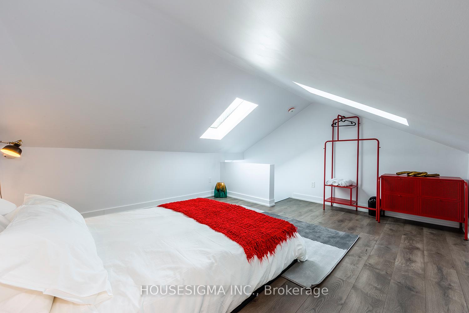 Photo 13 of 40 Tecumseth Street, Toronto, Niagara — HOMEH