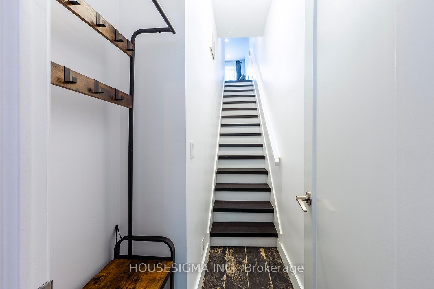 Photo 19 of 40 Tecumseth Street, Toronto, Niagara — HOMEH