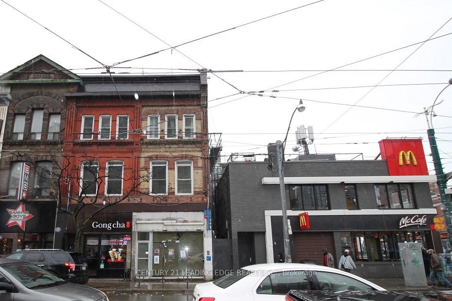 Front of Unit 3rd Flr, 388 Queen Street W