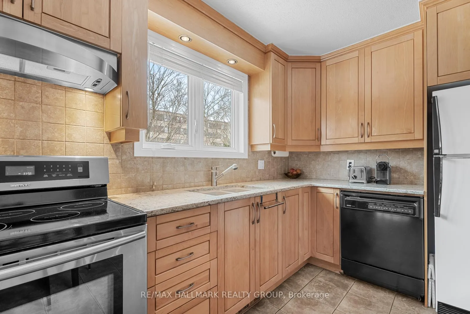 Photo 81 of 4754 Donovan Court, Ottawa, Rothwell Heights — HOMEH