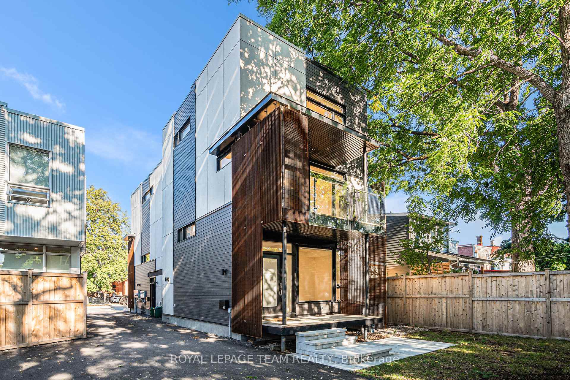 Photo 4 of 90 Hamilton Avenue N, Ottawa, Ottawa West — HOMEH