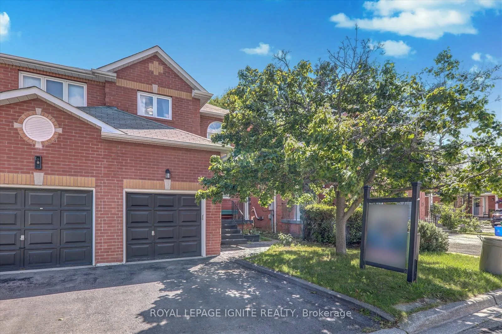 Photo 5 of Unit 40, 11 Arnold Estate Lane, Ajax, Central — HOMEH