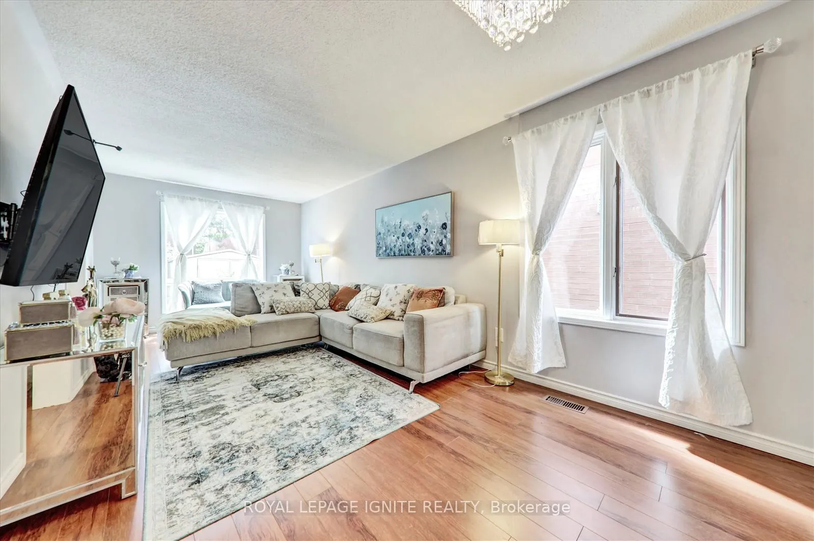 Photo 31 of Unit 40, 11 Arnold Estate Lane, Ajax, Central — HOMEH