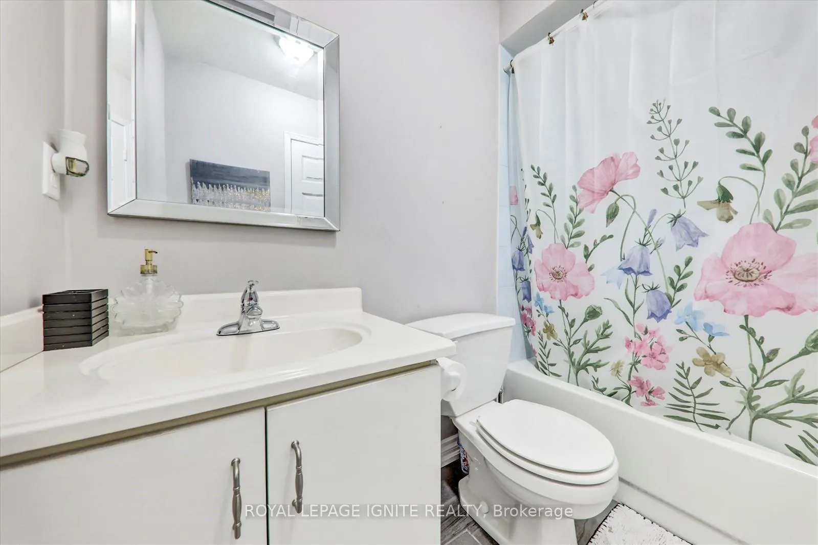 Photo 128 of Unit 40, 11 Arnold Estate Lane, Ajax, Central — HOMEH
