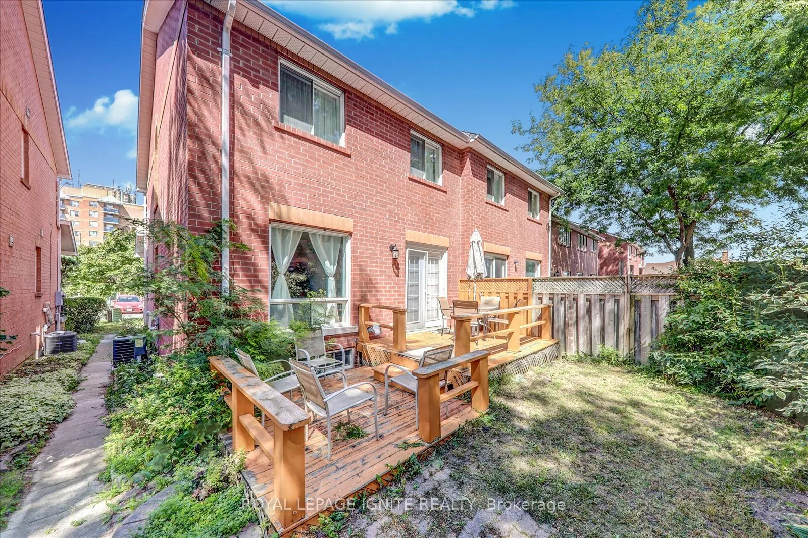 Photo 173 of Unit 40, 11 Arnold Estate Lane, Ajax, Central — HOMEH