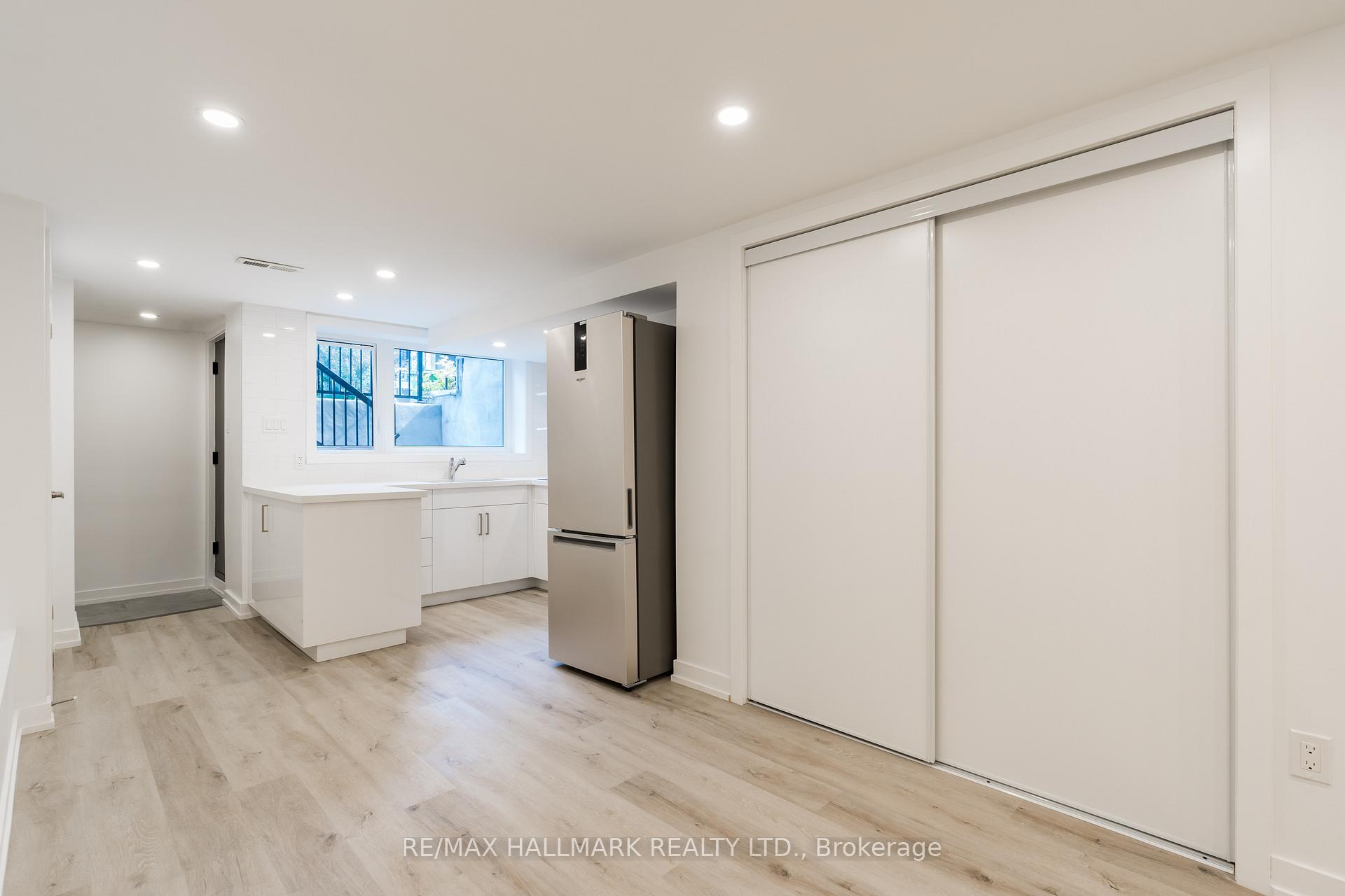Photo 2 of Unit Lower, 30 Manning Avenue, Toronto, Trinity-Bellwoods — HOMEH
