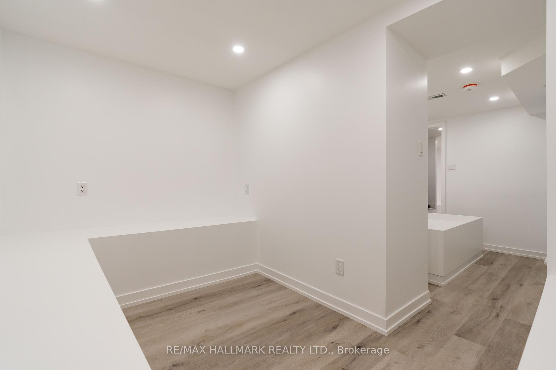 Photo 14 of Unit Lower, 30 Manning Avenue, Toronto, Trinity-Bellwoods — HOMEH